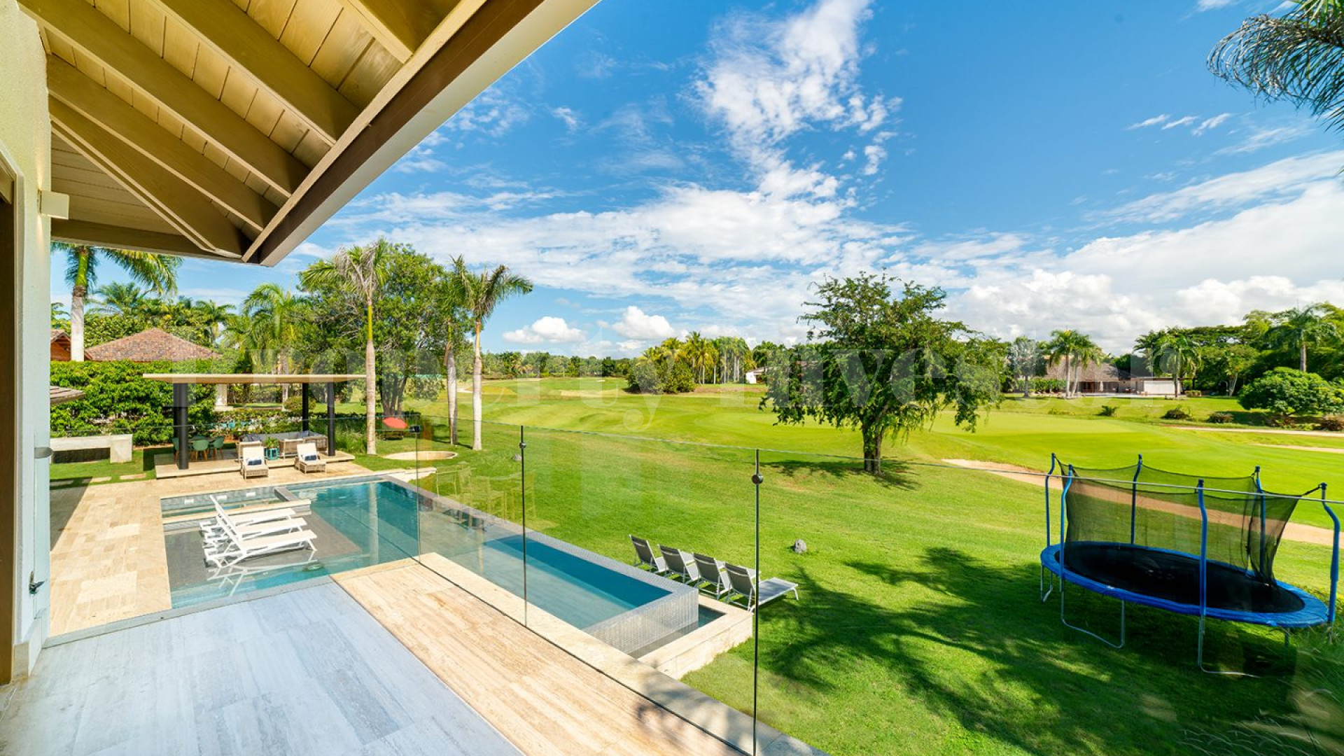 Exquisite 5 Bedroom Villa with Stunning Golf & Ocean Views for Sale in La Romana, Dominican Republic