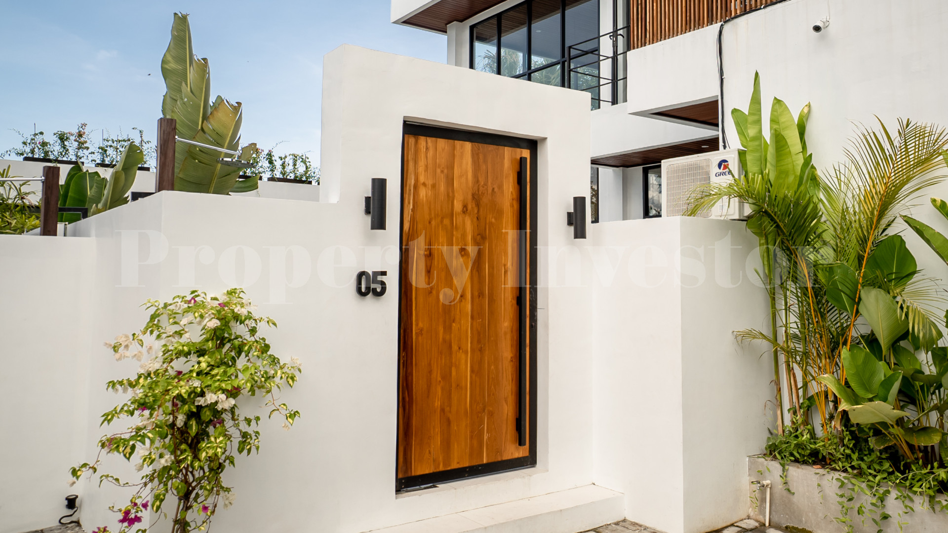 Modern 2 Bedroom Tropical Paradise Oceachfront Villa for Sale in Canggu-Pererenan, Bali