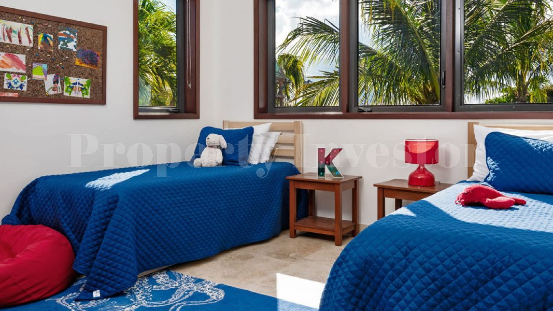 Уникальная вилла с 4 спальнями с видом на океан и панорамным видом на 360 градусов в Тёркс и Кайкос