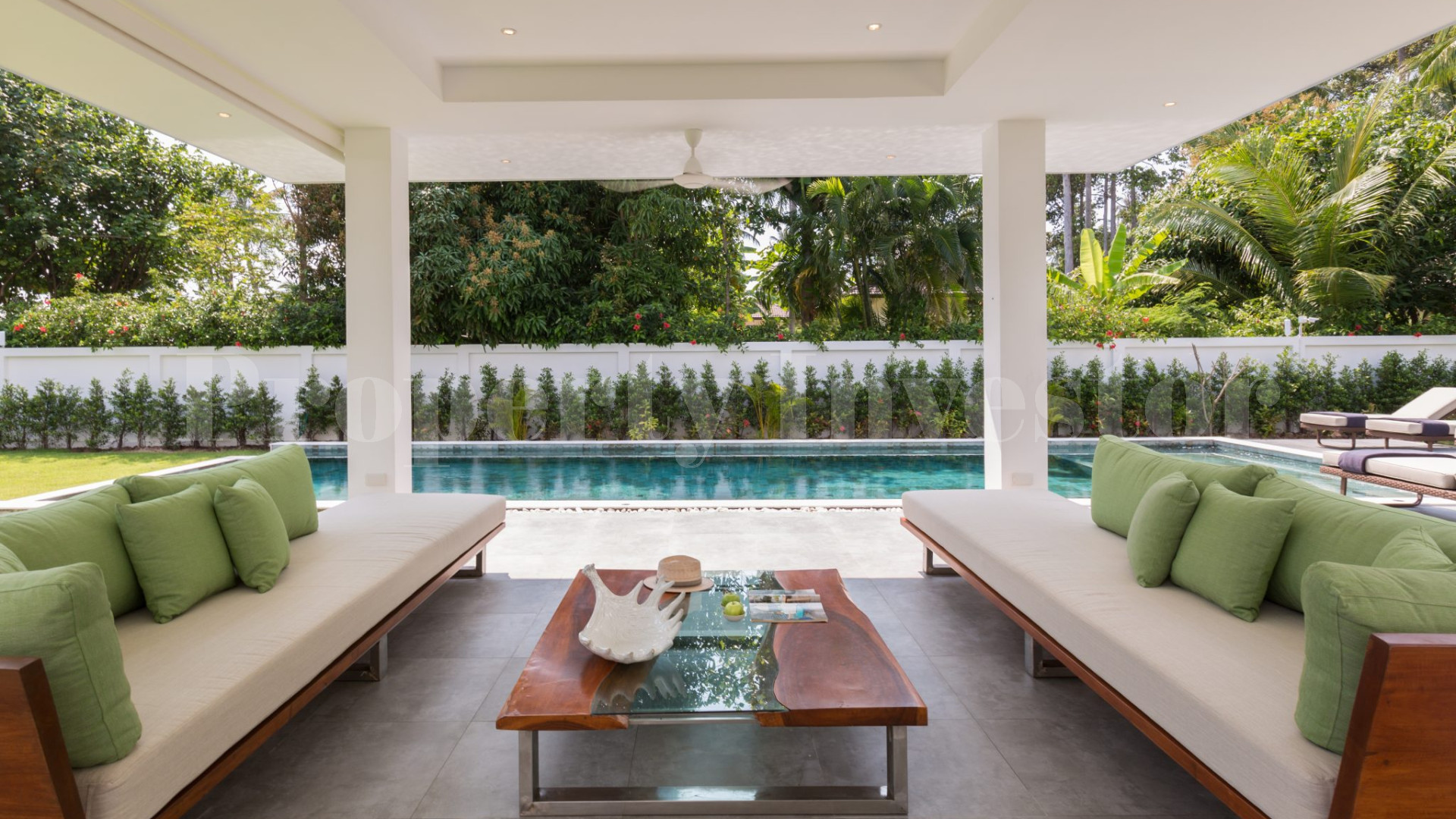 Продаётся идеальная современная вилла с 7 спальнями на пляже в Самуи