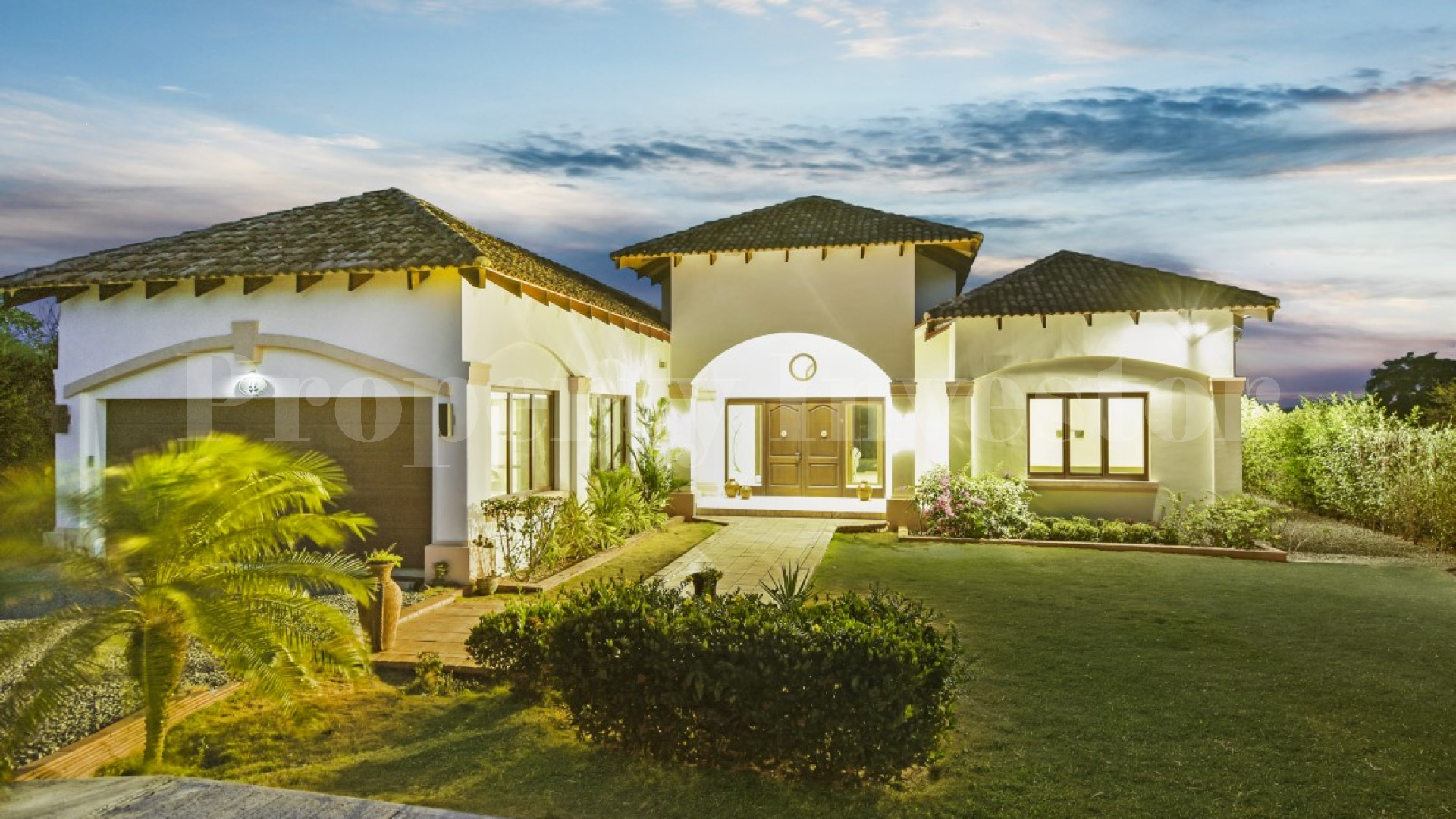 Elegant 4 Bedroom Beachfront Estate for Sale in Pedasi, Panama