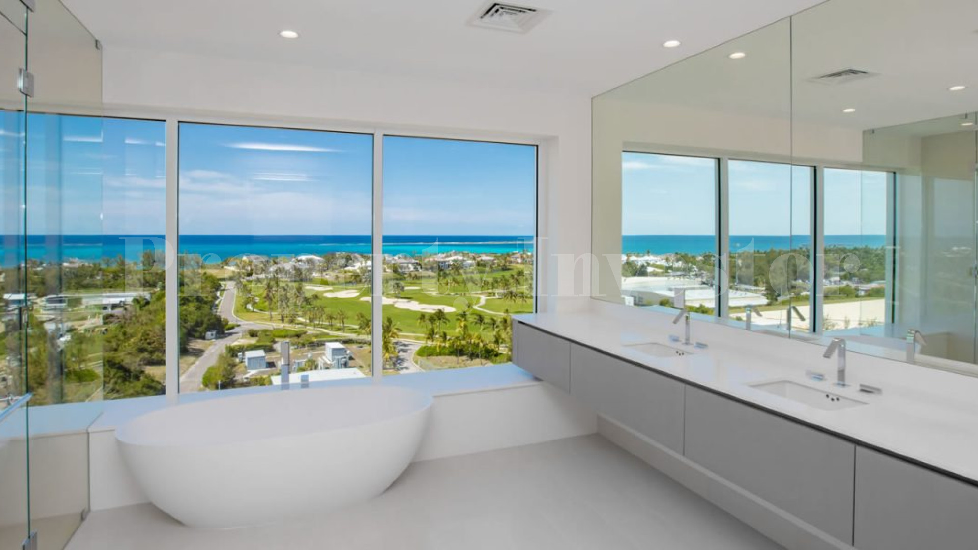 4 Bedroon Luxury Penthouse Condo on Paradise Island