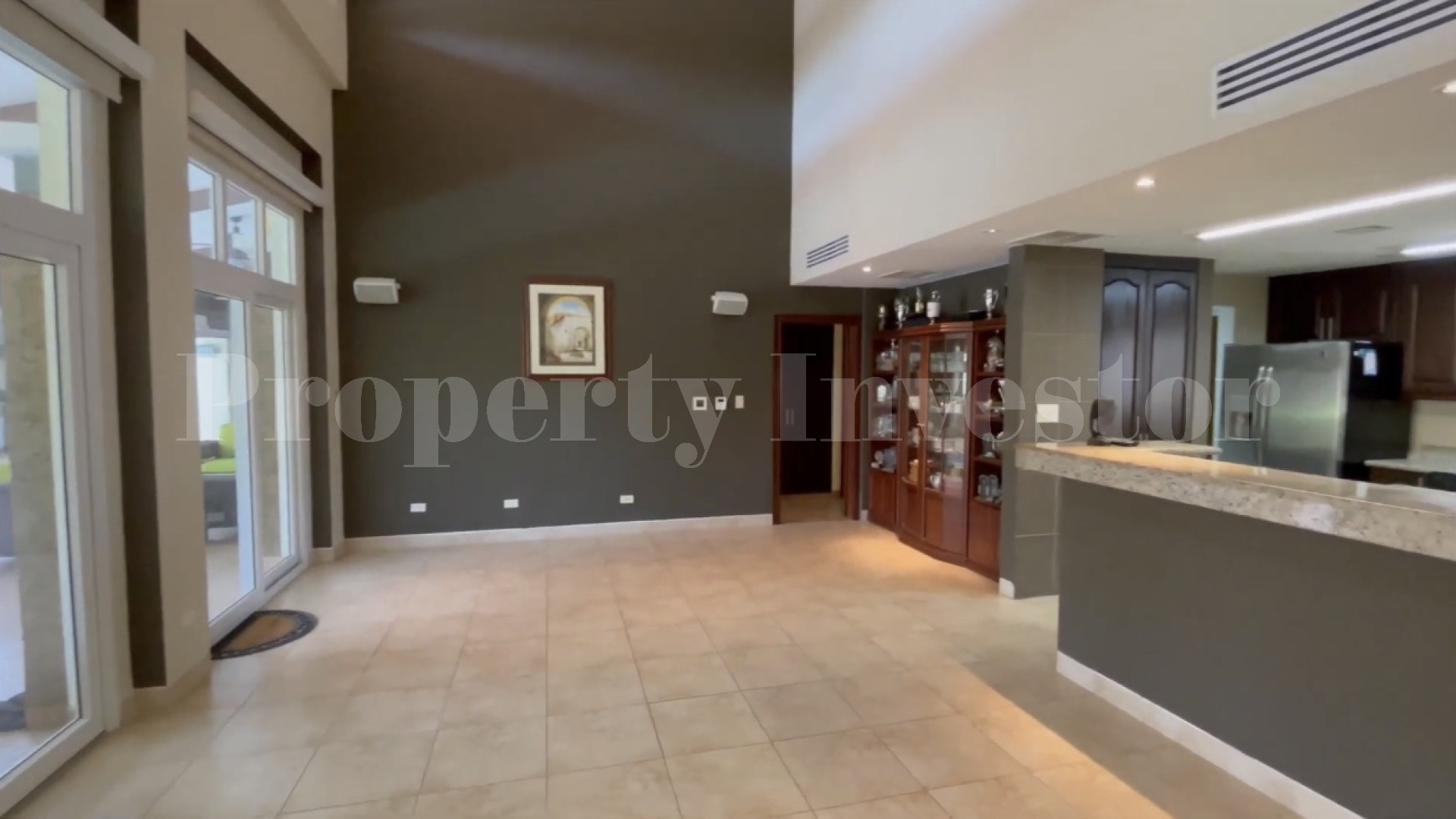 Outstanding 4 Bedroom Luxury Golf Club Residence for Sale in Cocoli, Panama City