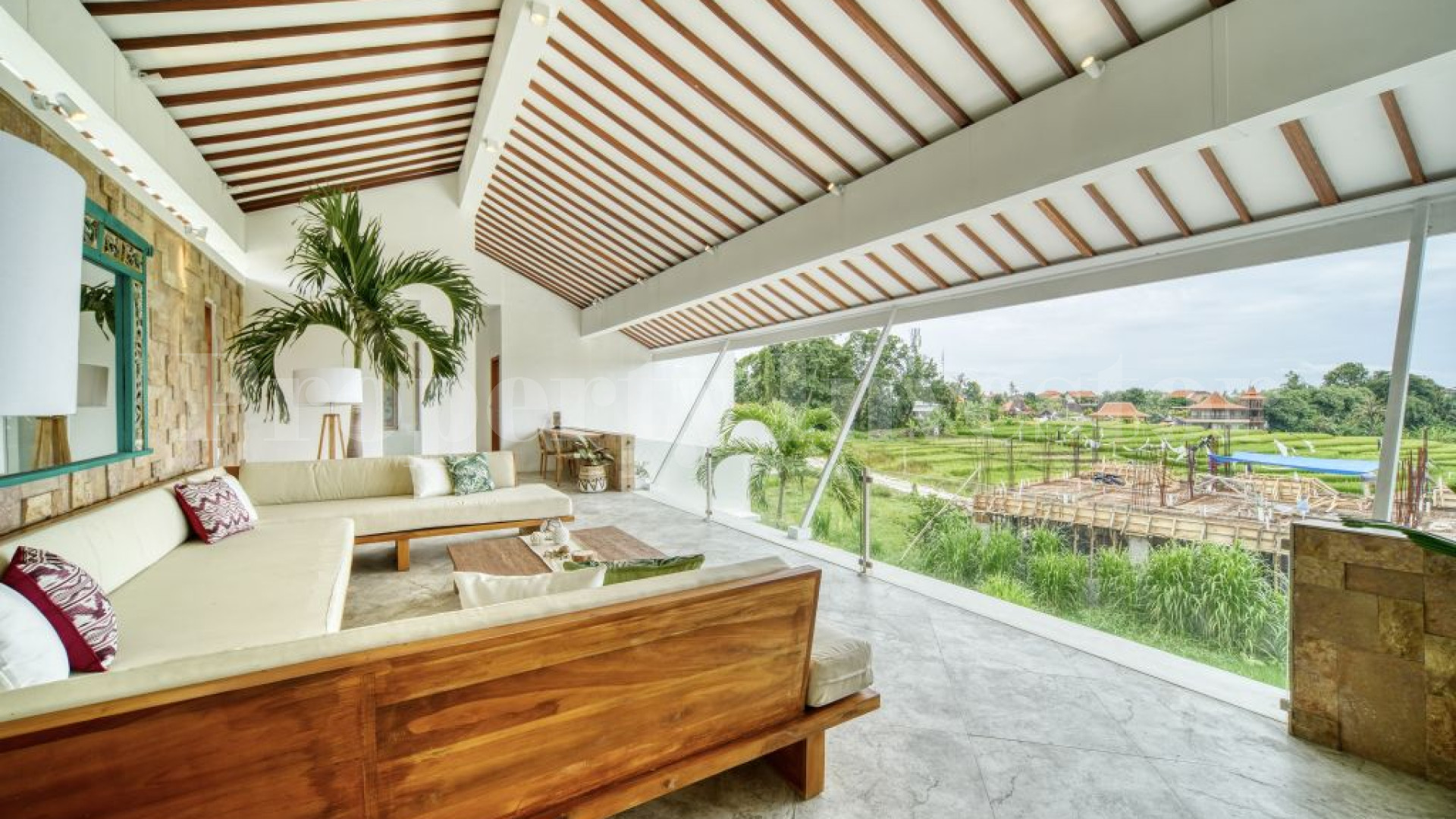 Stylish 2 Bedroom Luxury Beachside Villa for Sale in Canggu Pererenan, Bali
