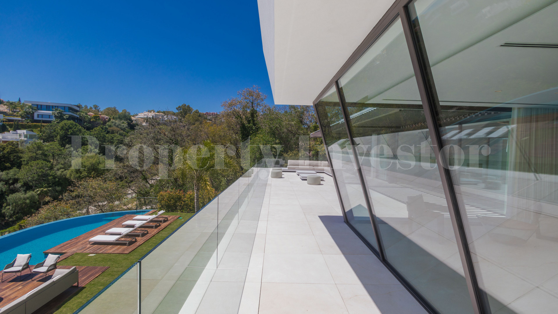 Фантастическая роскошная дизайнерская вилла на 6 спален идеальна для отдыха и развлечений в Бенаавис, Испания