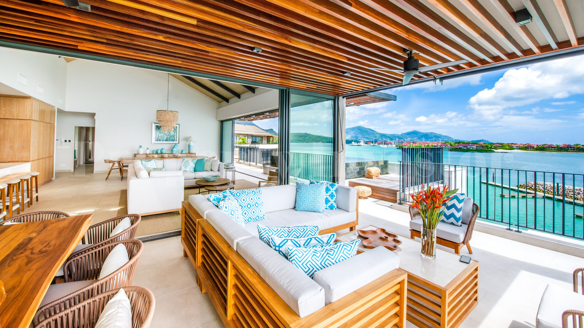 Эксклюзивный роскошный пентхаус на пляже с 4 спальнями с дизайнерским ремонтом на Сейшелах (Пентхаус D)