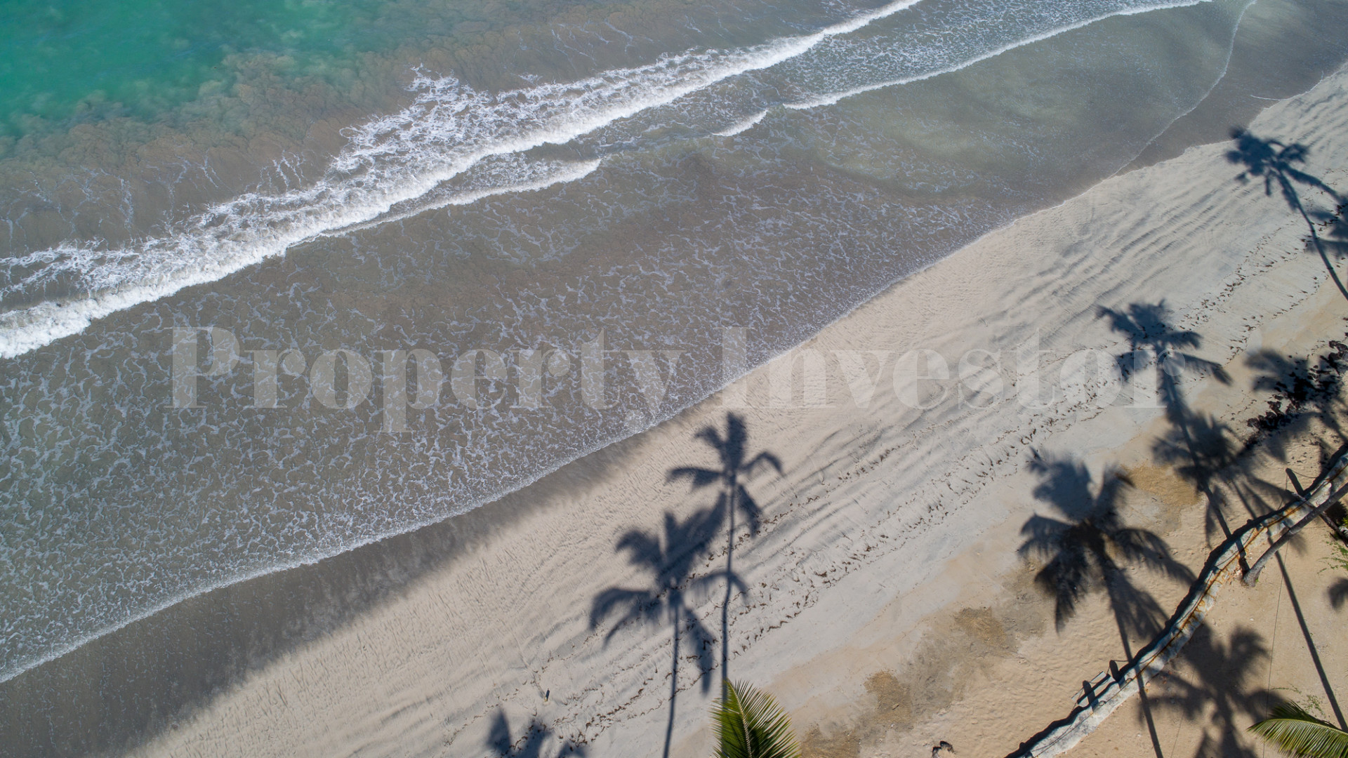 Изумительная вилла с 8 спальнями прямо на берегу Плайя Косон