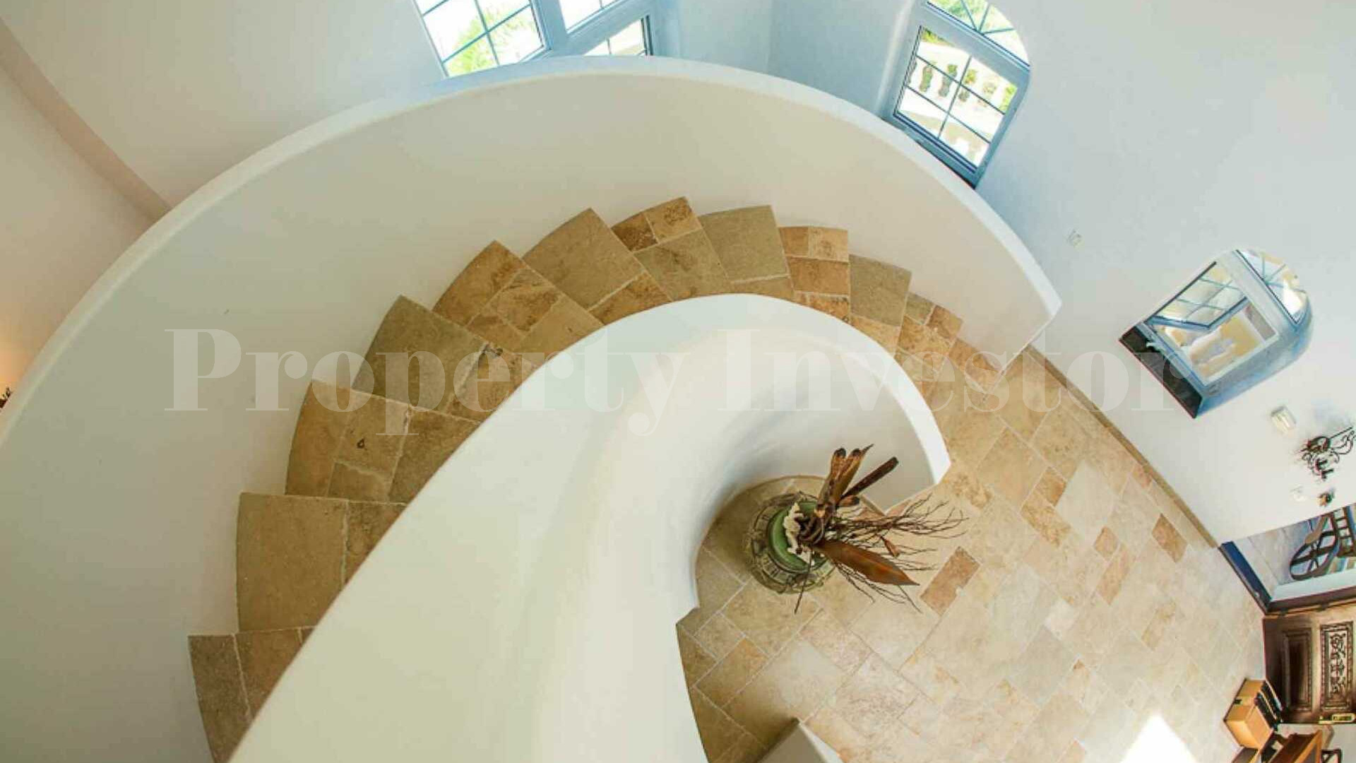 Popular 7 Bedroom Beachfront Rental Villa on Long Beach, Turks & Caicos