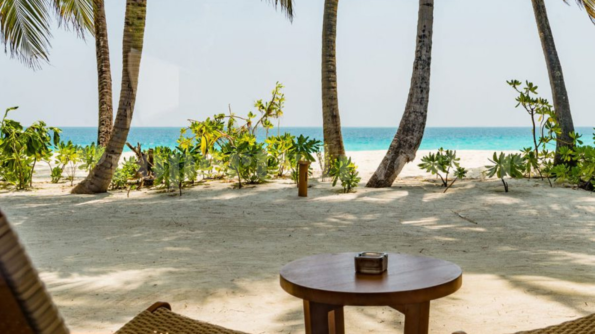 Продается роскошный островной отель на 60 вилл на Мальдивах