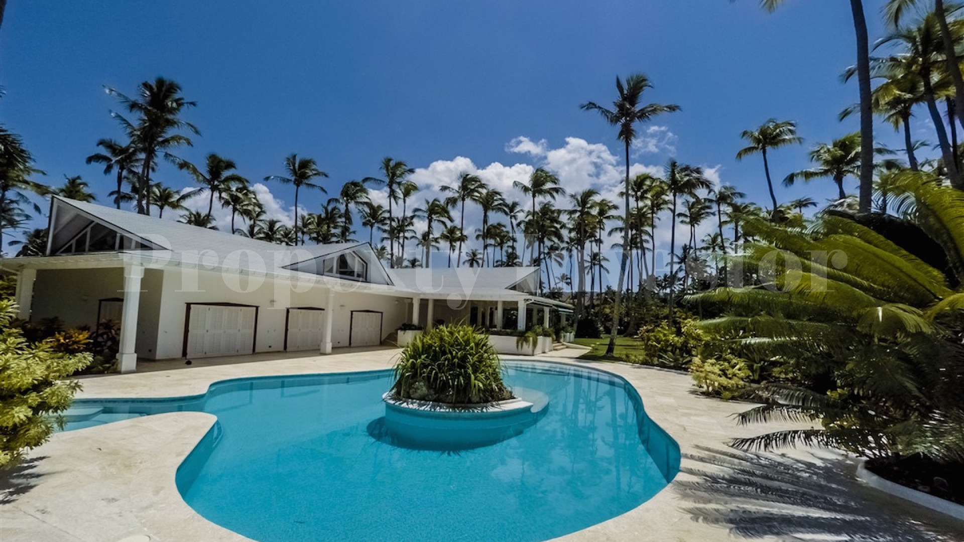 Самая восхитительная и роскошная вилла с 4 спальнями в Лас Терренас