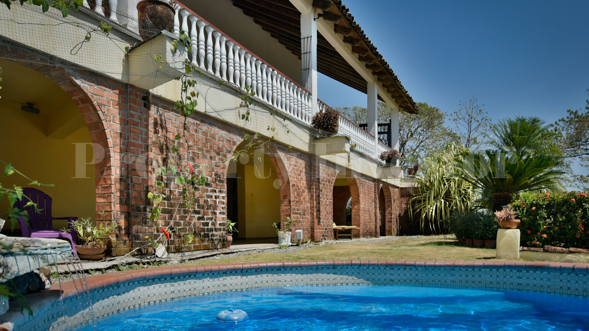 Unique 6 Bedroom Beachfront Home on Playa Venao for Sale in Pedasi, Panama