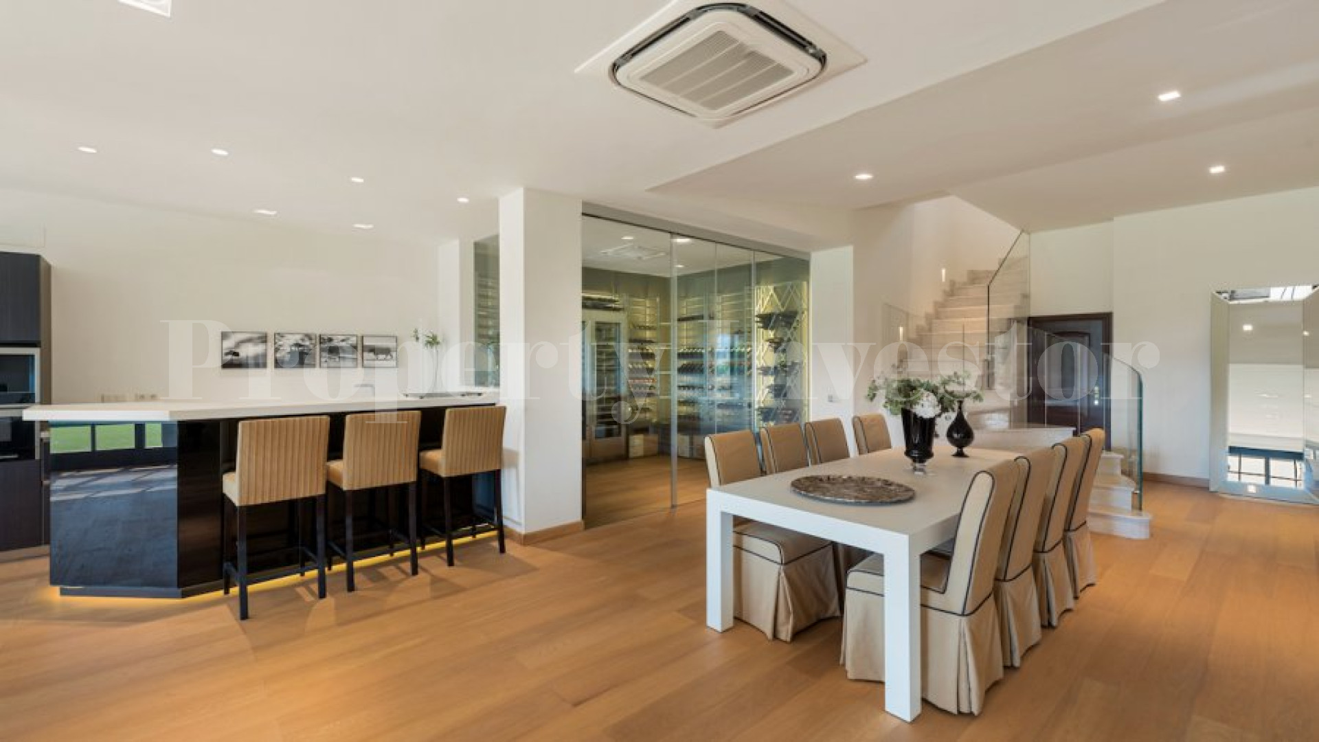 5 Bedroom Luxury Hillside Villa in La Zagaleta