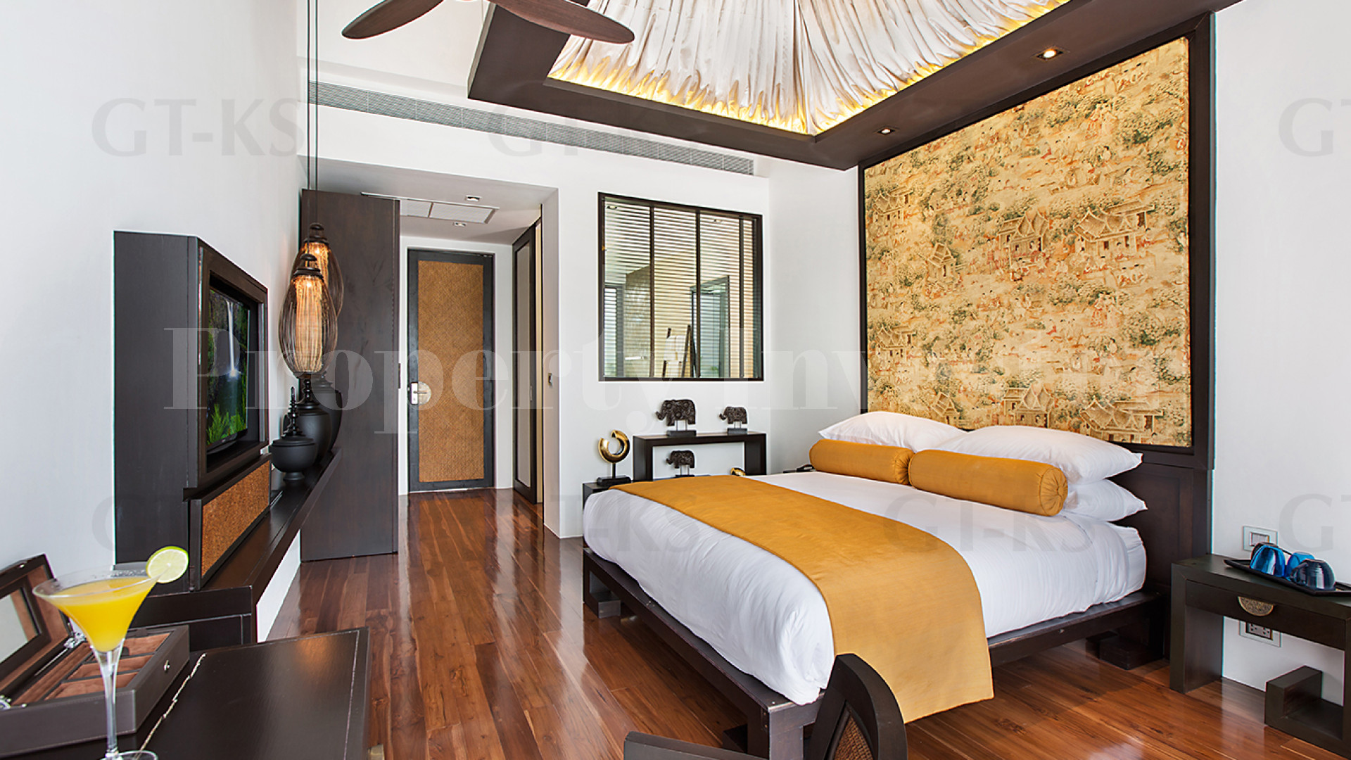 Beachfront 5 Bedroom Villa in Thailand