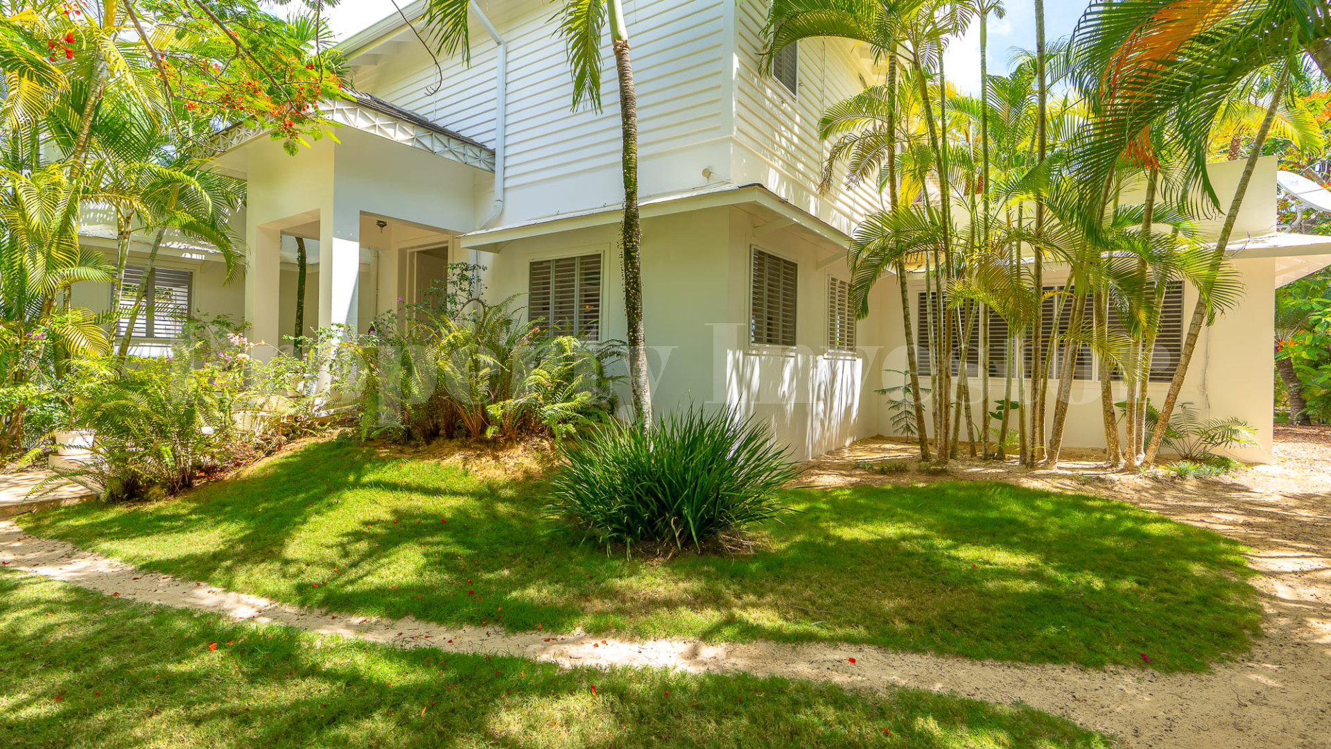 Magnificent 5 Bedroom Private Colonial Style Beachfront Villa for Sale in La Esperanza, Las Terrenas