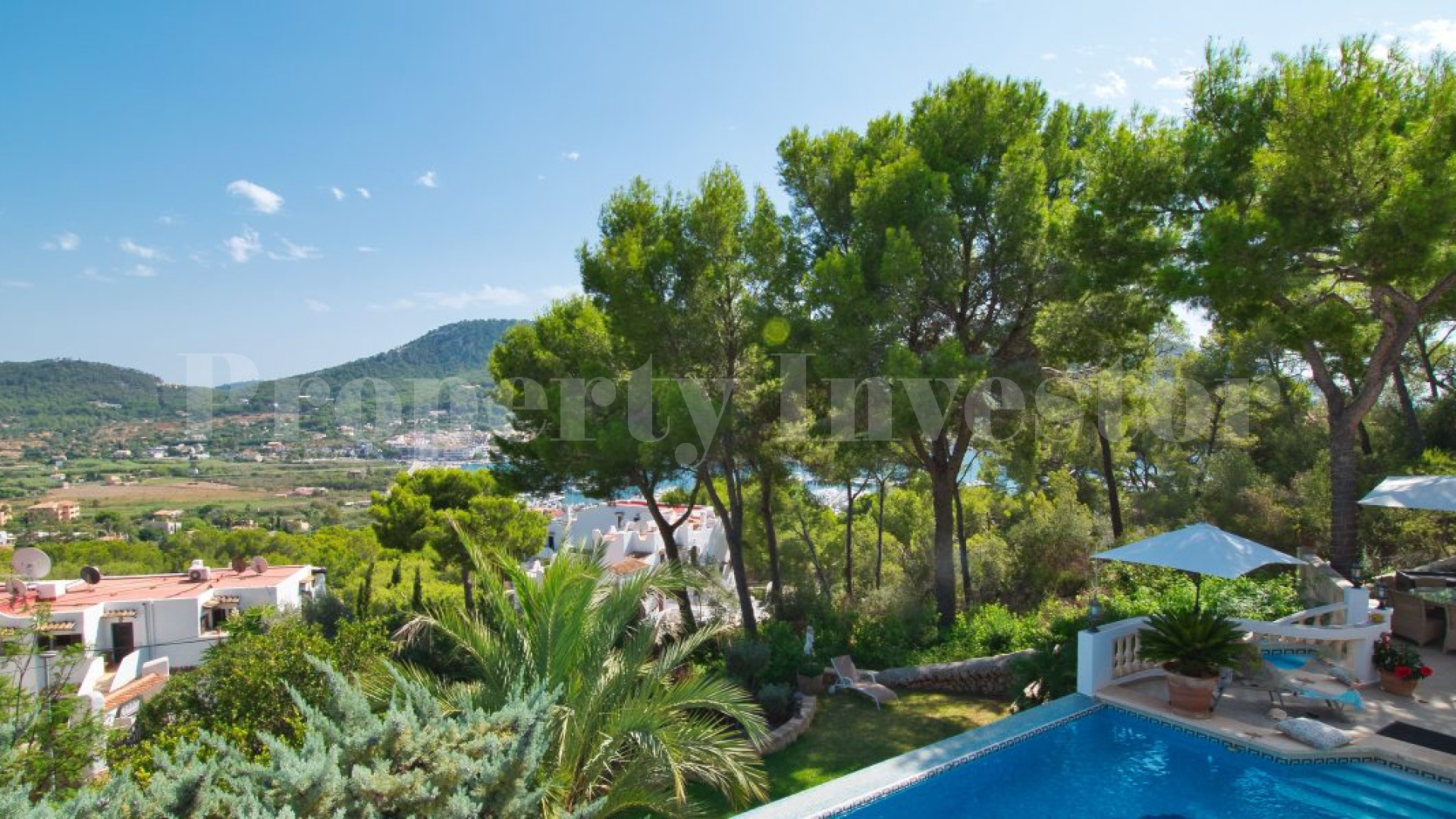 6 Bedroom Mediterranean Villa with Guest House Within Walking Distance to the Port