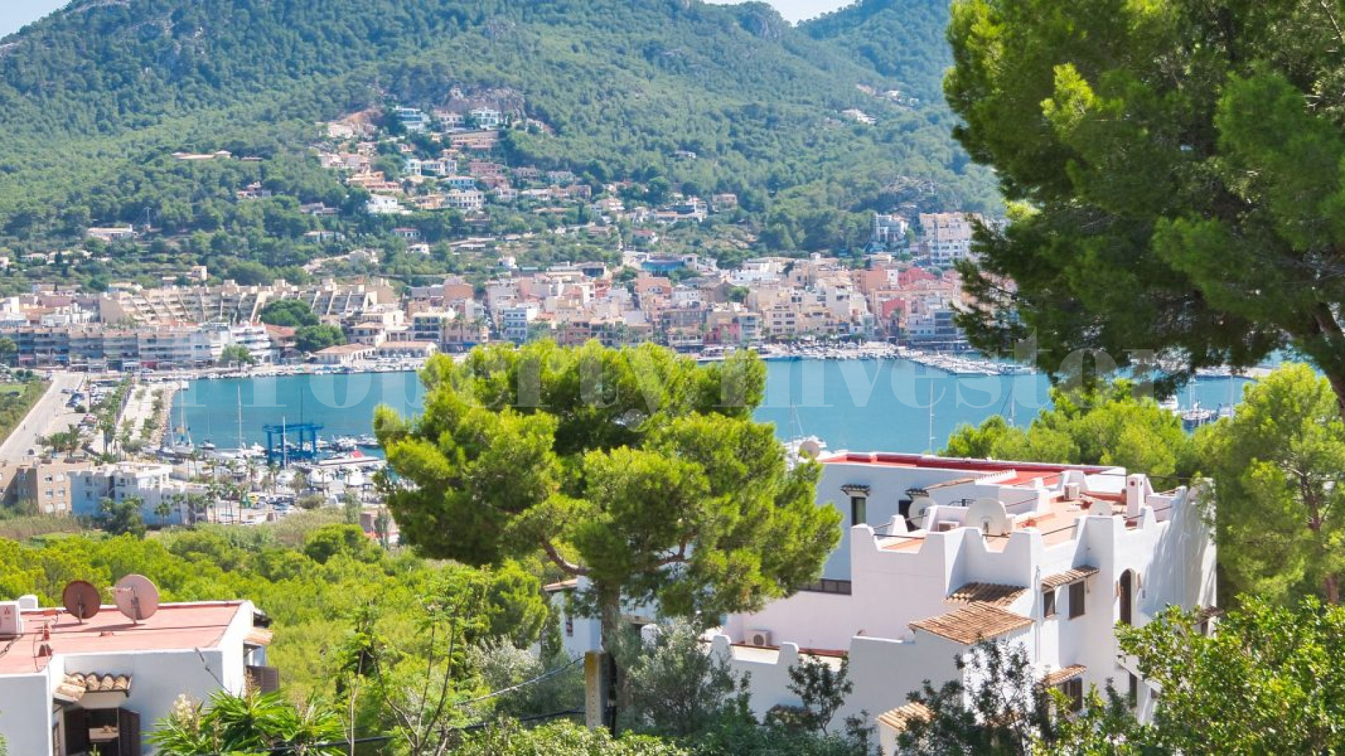 6 Bedroom Mediterranean Villa with Guest House Within Walking Distance to the Port