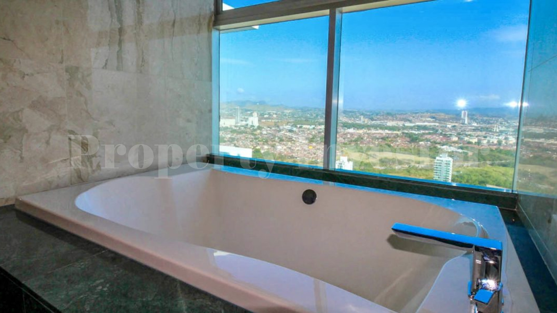 Impressive 4 Bedroom Three-Storey Oceanview Penthouse with Rooftop Pool & Terrace for Sale in Panama City, Panama