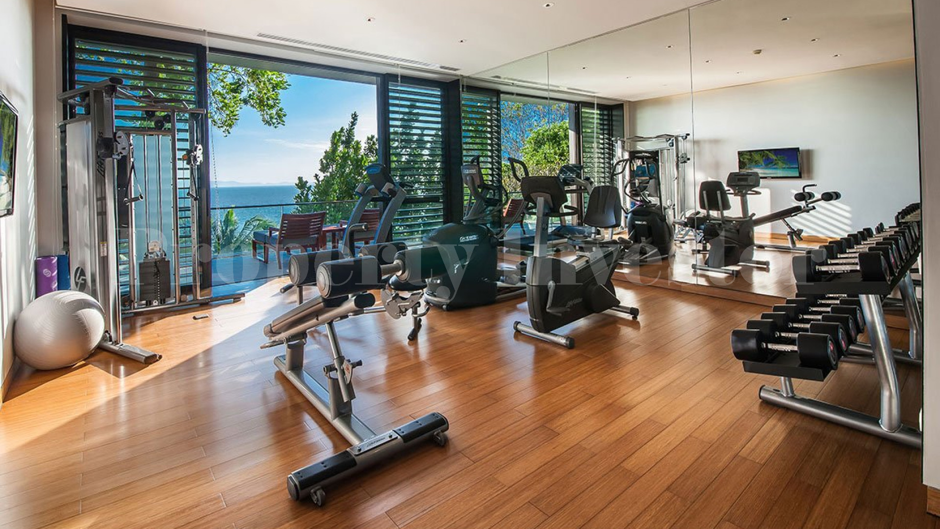 Захватывающая роскошная вилла на 9 спален со своим доступом к пляжу в Кейп Яму, Пхукет