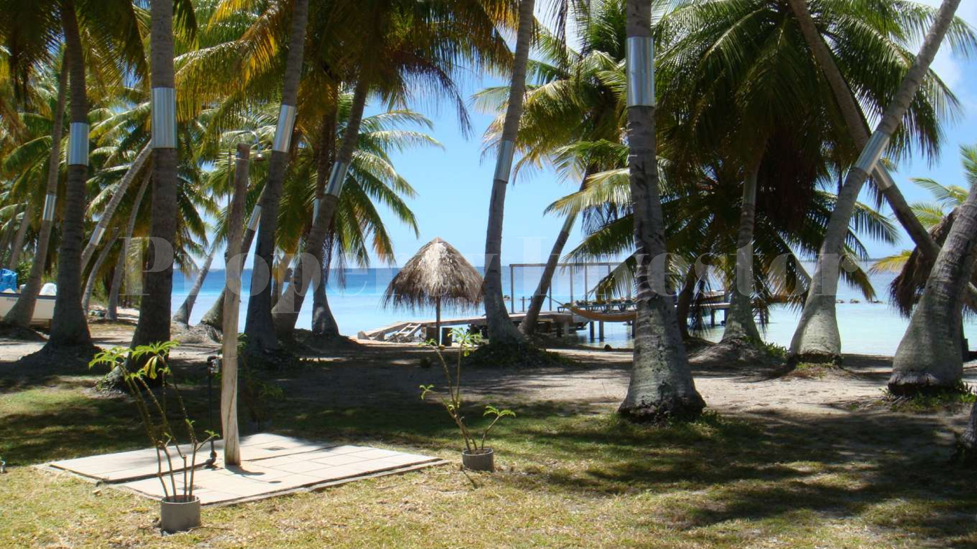 3.36 Hectare Private Boutique Island Retreat with 5 Bungalows in French Polynesia