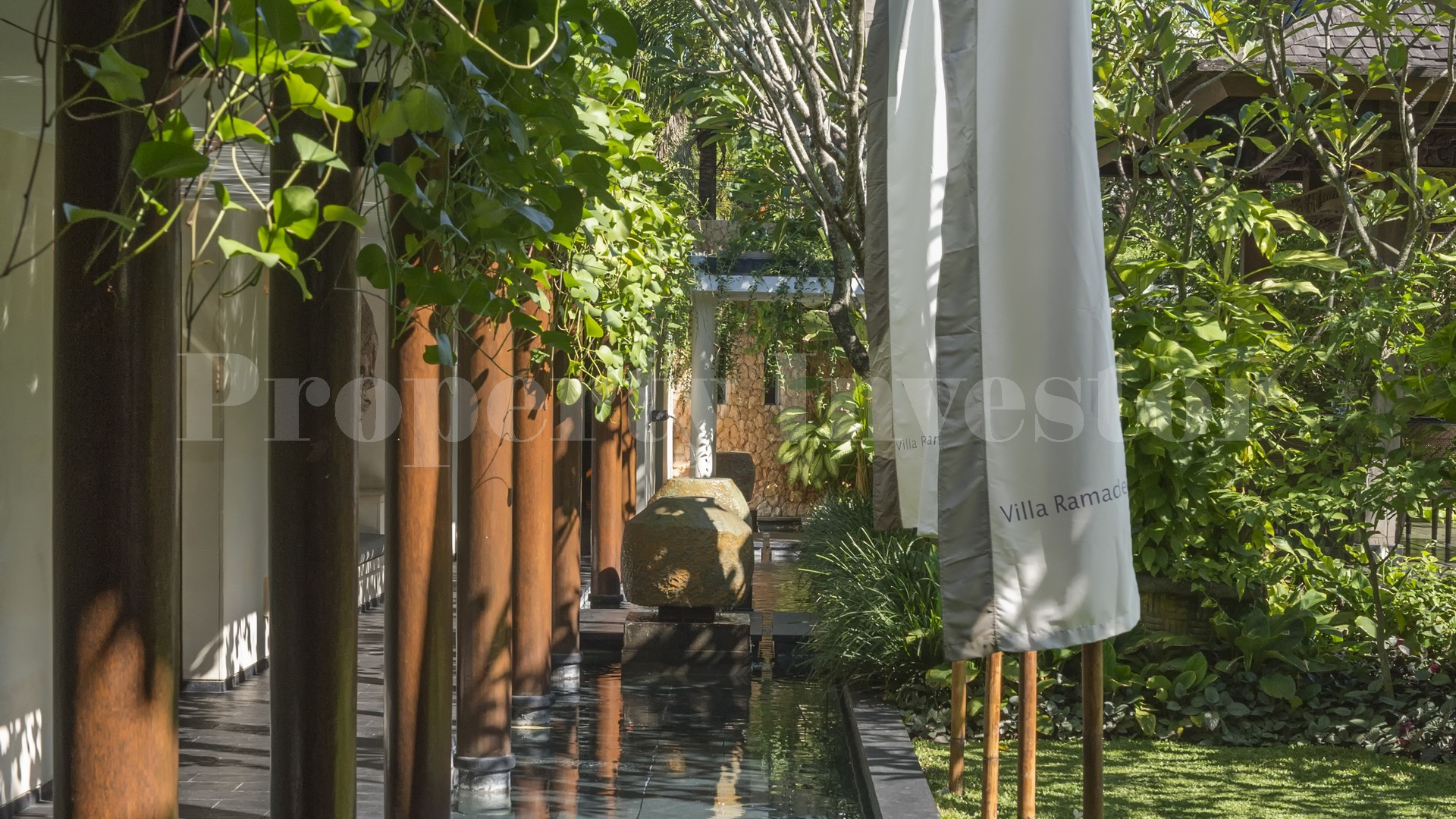 Chic 3 Bedroom Modern Balinese Villa in Prime Location for Sale in Seminyak, Bali