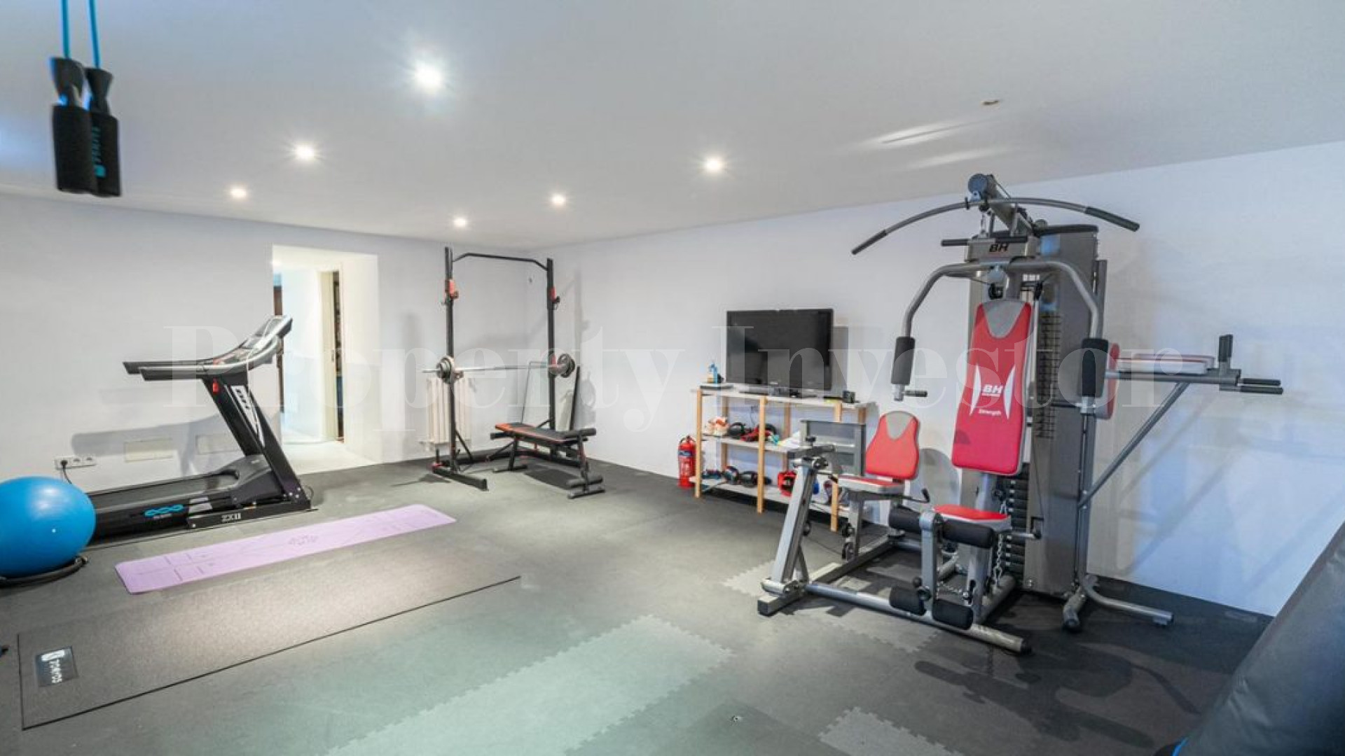 Красивая вилла на 4 спальни в традиционном  средиземноморском стиле в Портальс-Ноус, Майорка