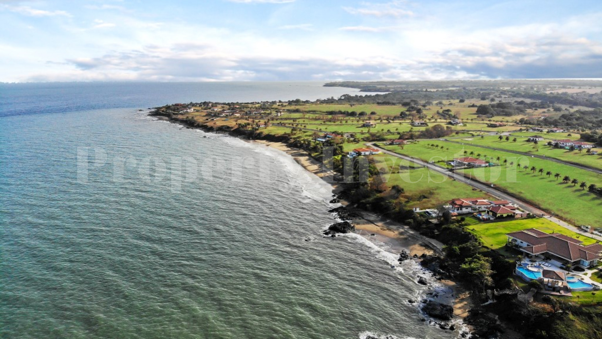 Gorgeous 1,576 m² Beachfront Freehold Lot for Sale in Pedasi, Panama