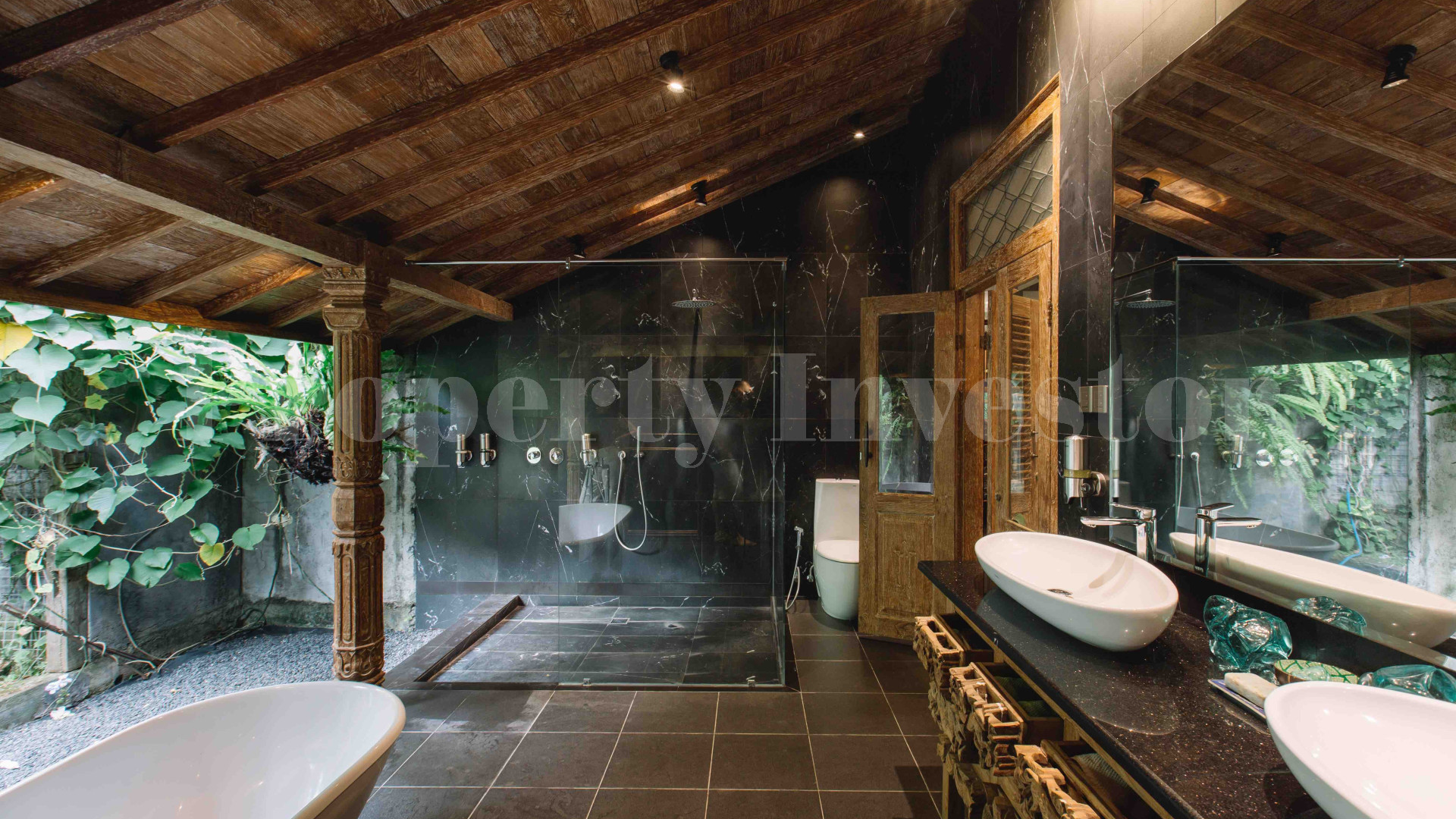 Stunning 3 Bedroom Luxury Joglo Villa with Traditional Javanese Flare for Sale in Pererenan, Bali