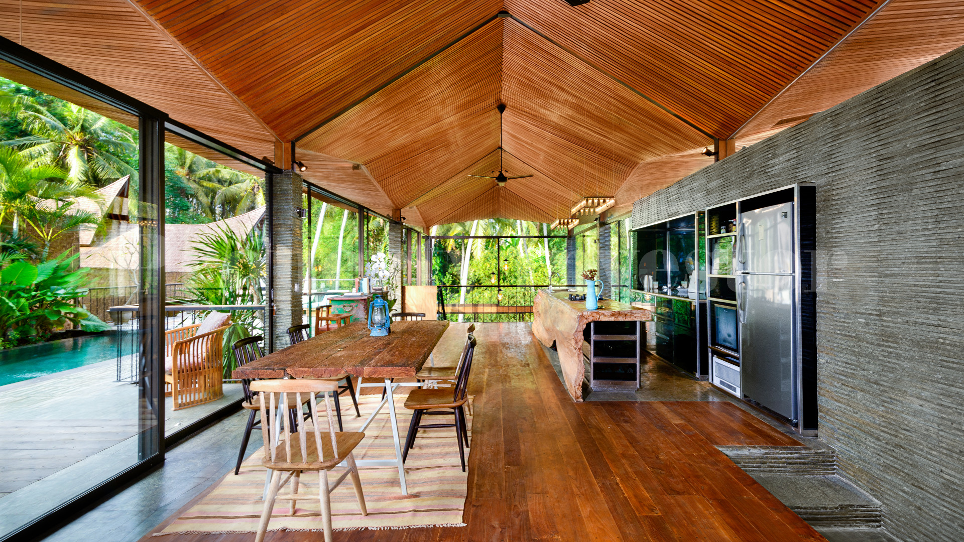 Дизайнерская вилла с 4 спальнями в эксклюзивном районе Мас-Убуд, Бали