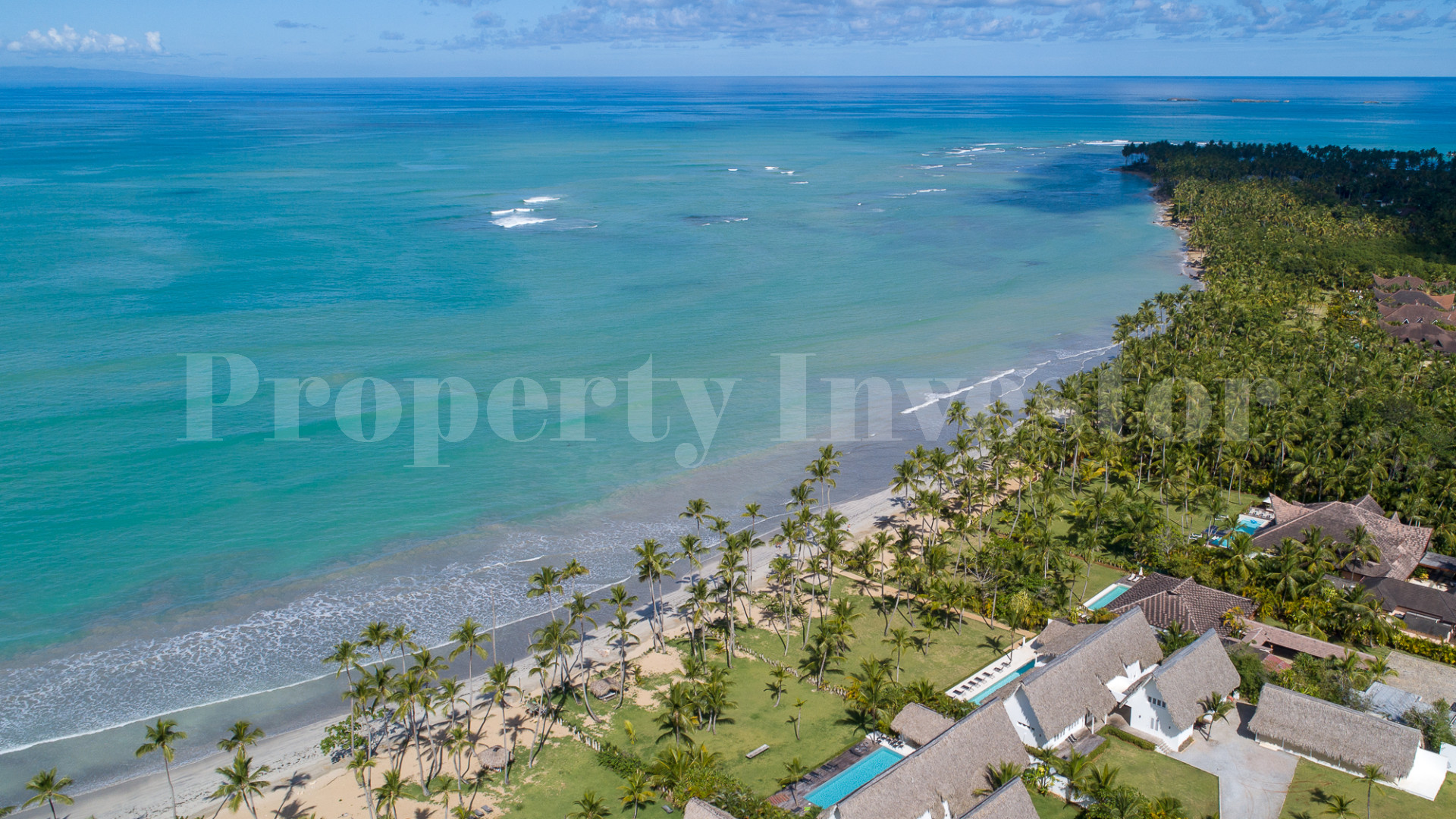 Изумительная вилла с 8 спальнями прямо на берегу Плайя Косон