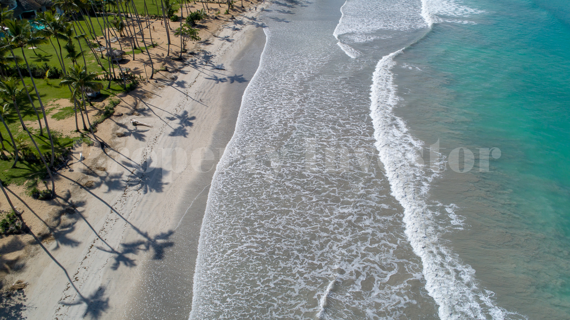 Изумительная вилла с 8 спальнями прямо на берегу Плайя Косон