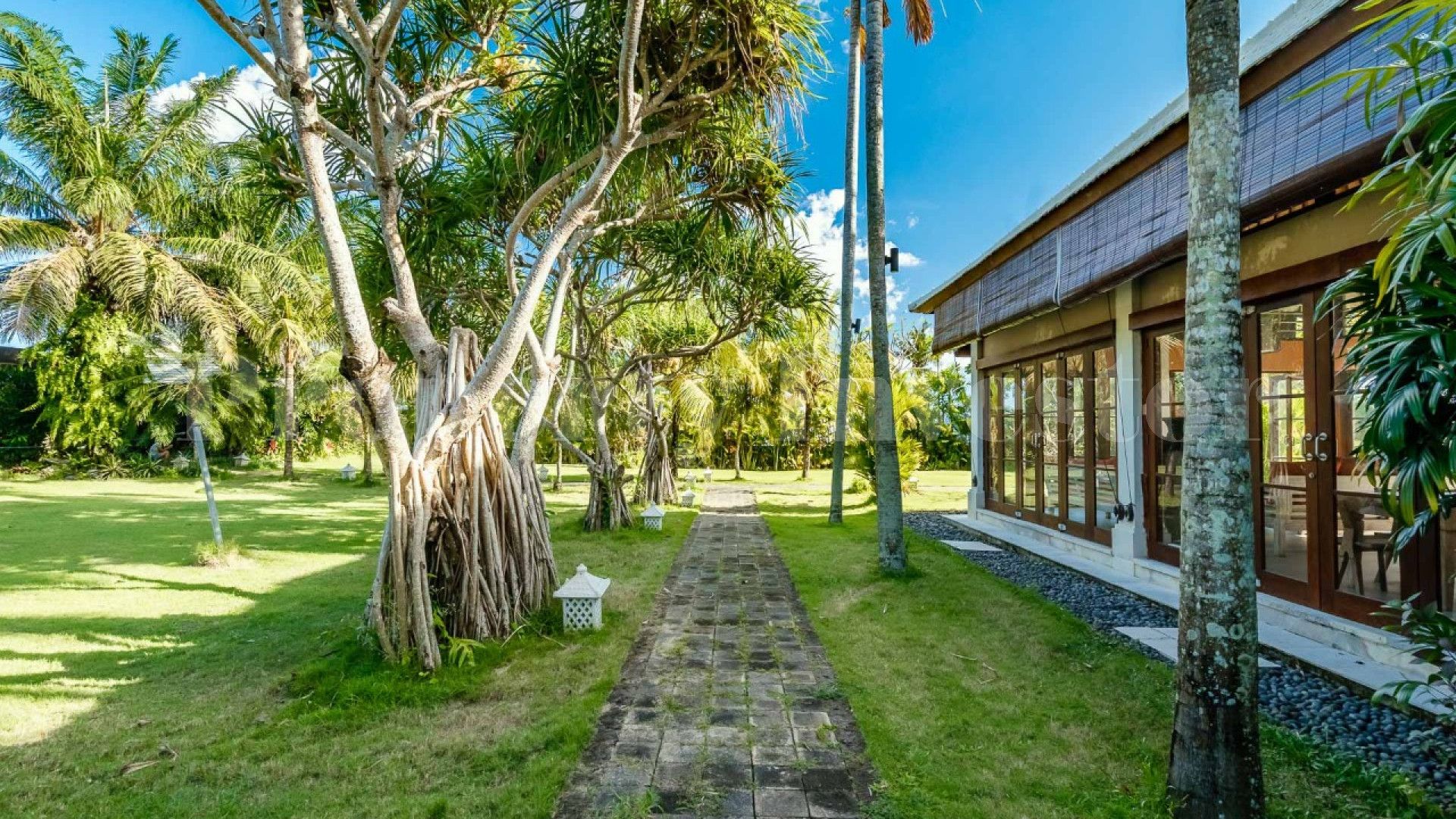 Spacious 6 Bedroom Modern Villa with Lush Gardens & Amazing Sunset Views for Sale in Pererenan, Bali