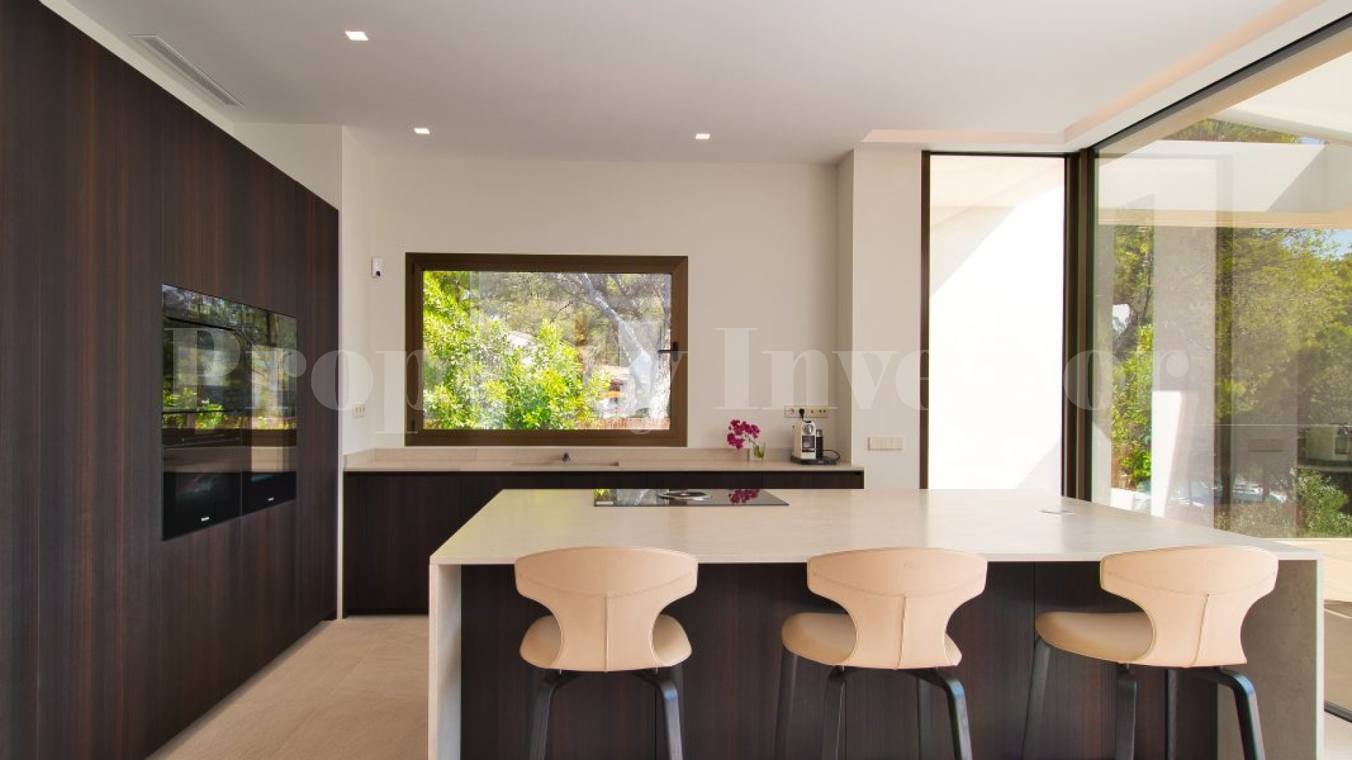 Exclusive New 4 Bedroom First Line Villa in “Club Náutico” in Santa Ponsa