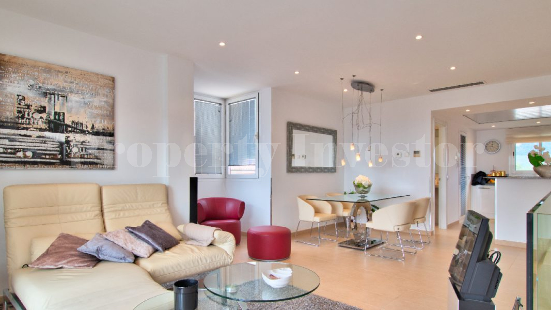 Modern 2 Bedroom Sea View Townhouse in Camp de Mar