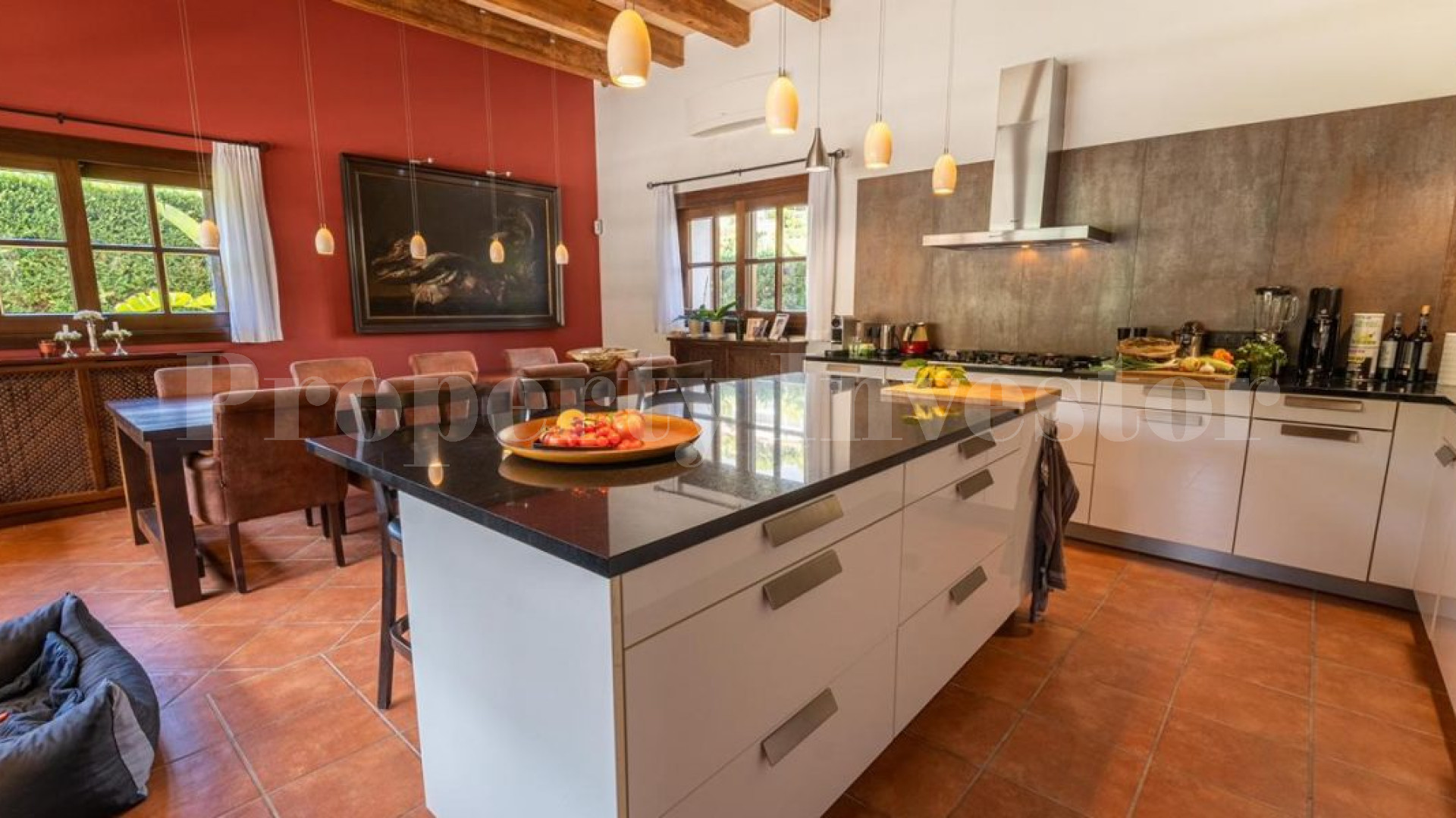 Красивая вилла на 4 спальни в традиционном  средиземноморском стиле в Портальс-Ноус, Майорка