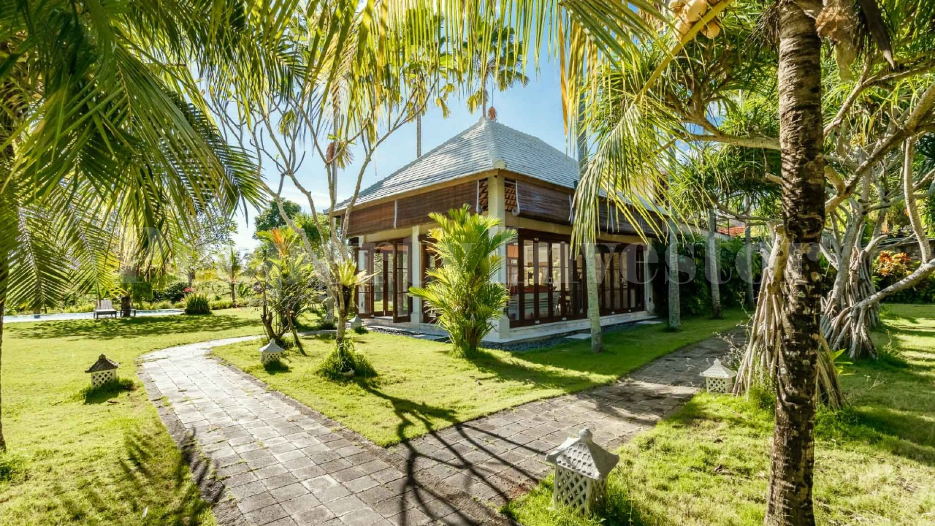 Spacious 6 Bedroom Modern Villa with Lush Gardens & Amazing Sunset Views for Sale in Pererenan, Bali