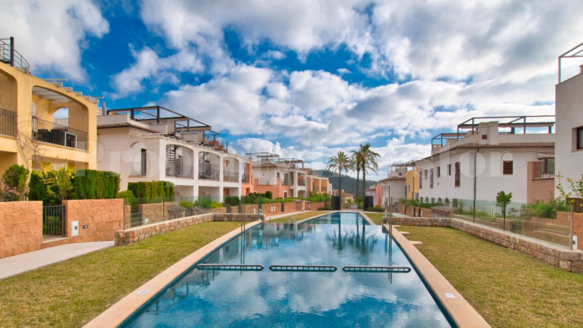 Modern 2 Bedroom Sea View Townhouse in Camp de Mar