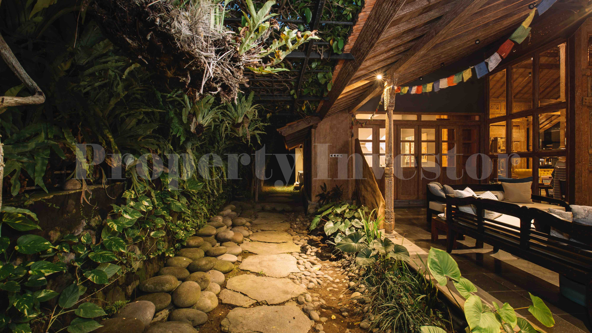 Stunning 3 Bedroom Luxury Joglo Villa with Traditional Javanese Flare for Sale in Pererenan, Bali