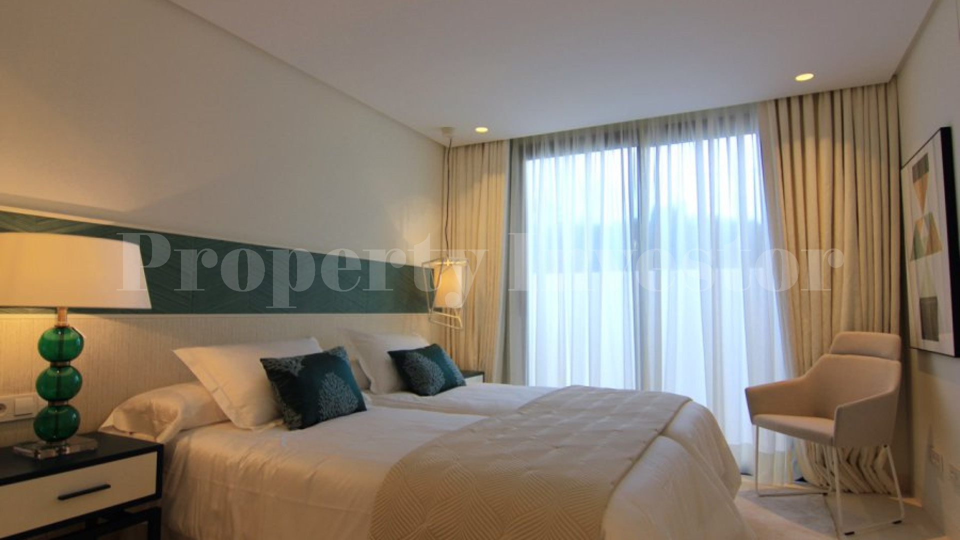 Продаётся красивая дизайнерская вилла с 4 спальнями в Нуэва Андалусия, Марбелья