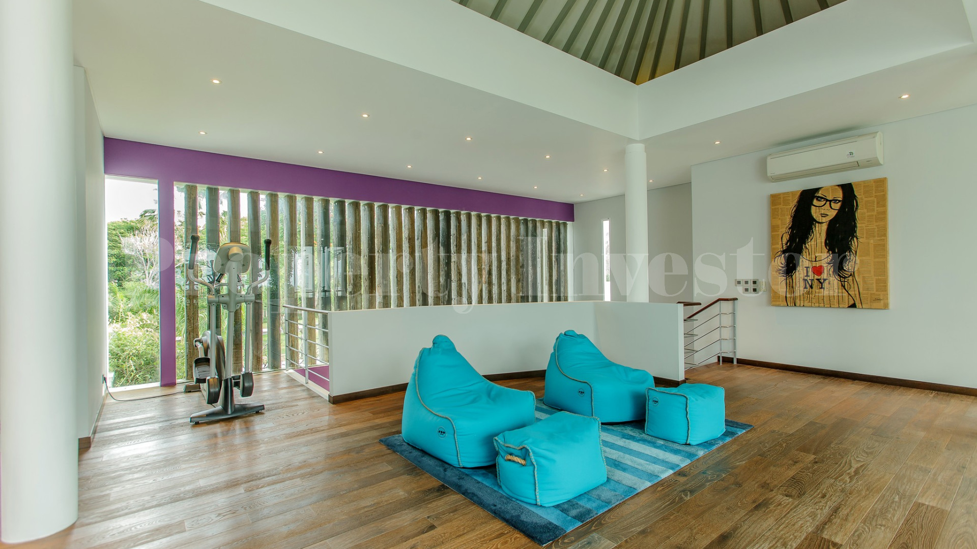 Magnificent 4 Bedroom Luxury Oceanview Villa in Private Gated Golf Community Near Dreamland Beach, Uluwatu, Bali