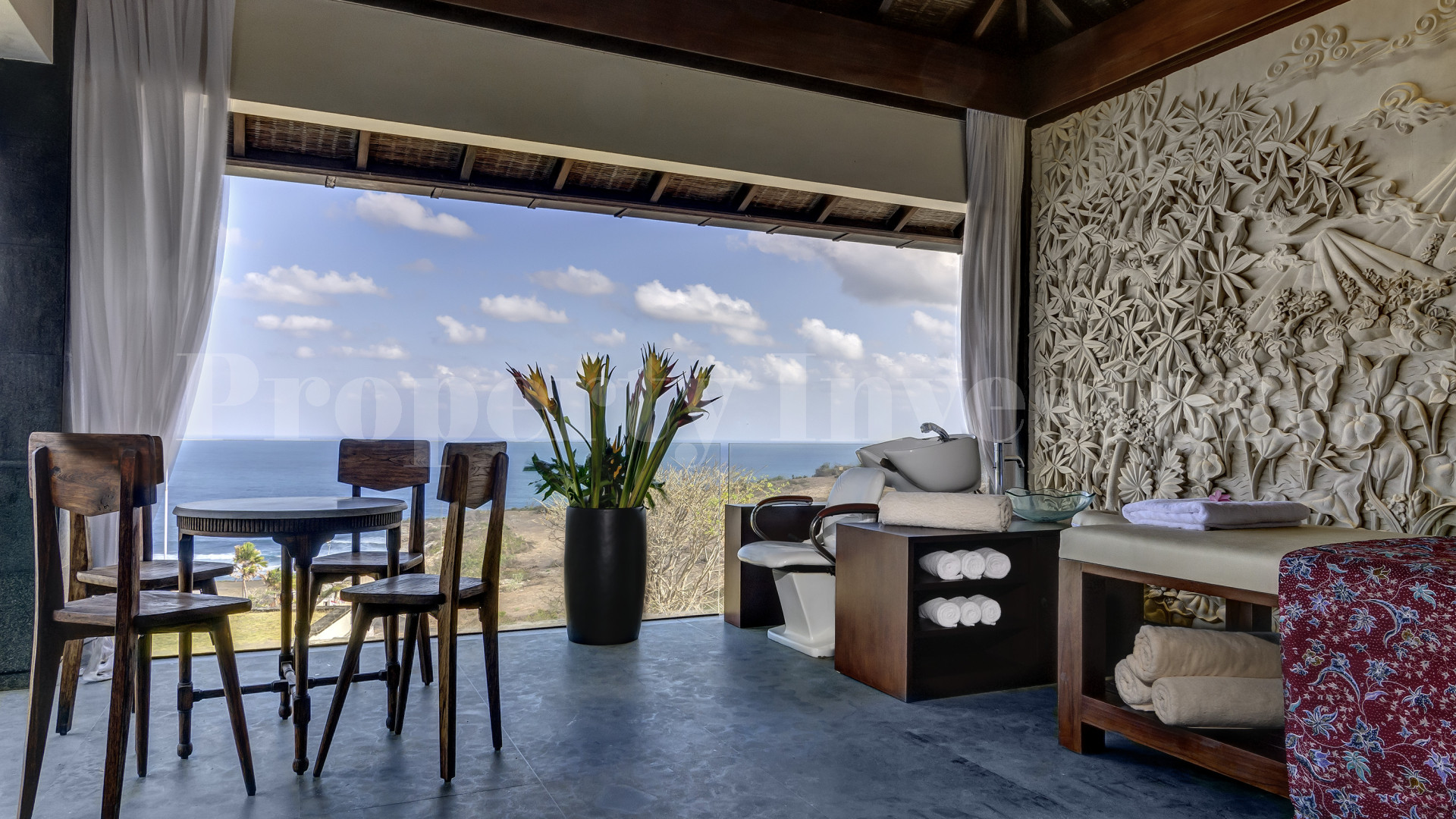 Stunning 7 Bedroom Luxury Villa with 180° Degree Panoramic Ocean Views for Sale in Pandawa, Bali