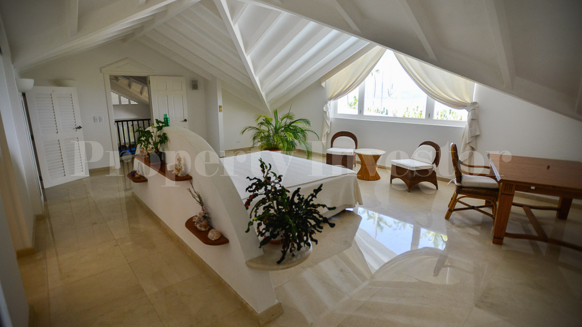 Самая восхитительная и роскошная вилла с 4 спальнями в Лас Терренас