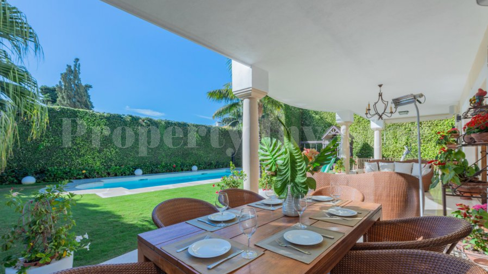 Classic 6 Bedroom Marbella Villa on the Golden Mile