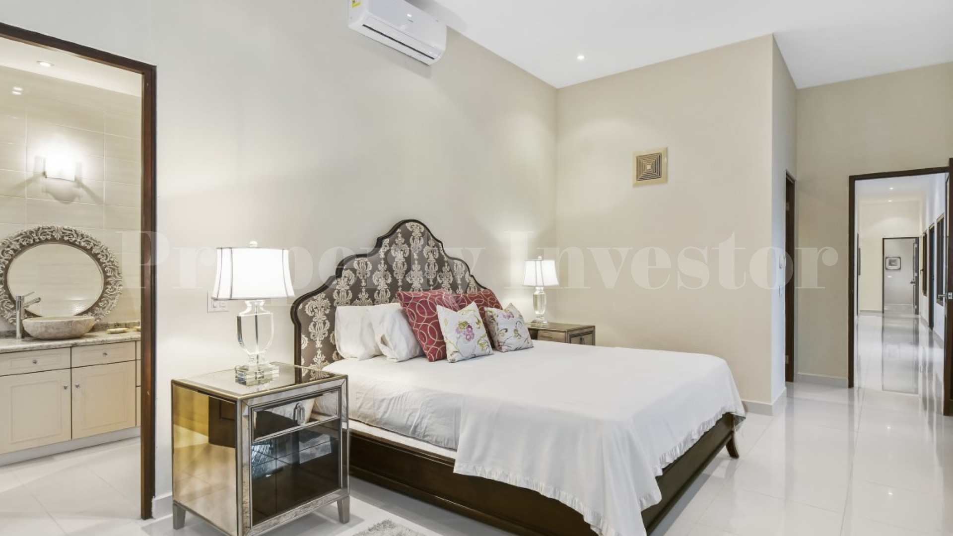 Elegant 4 Bedroom Beachfront Estate for Sale in Pedasi, Panama