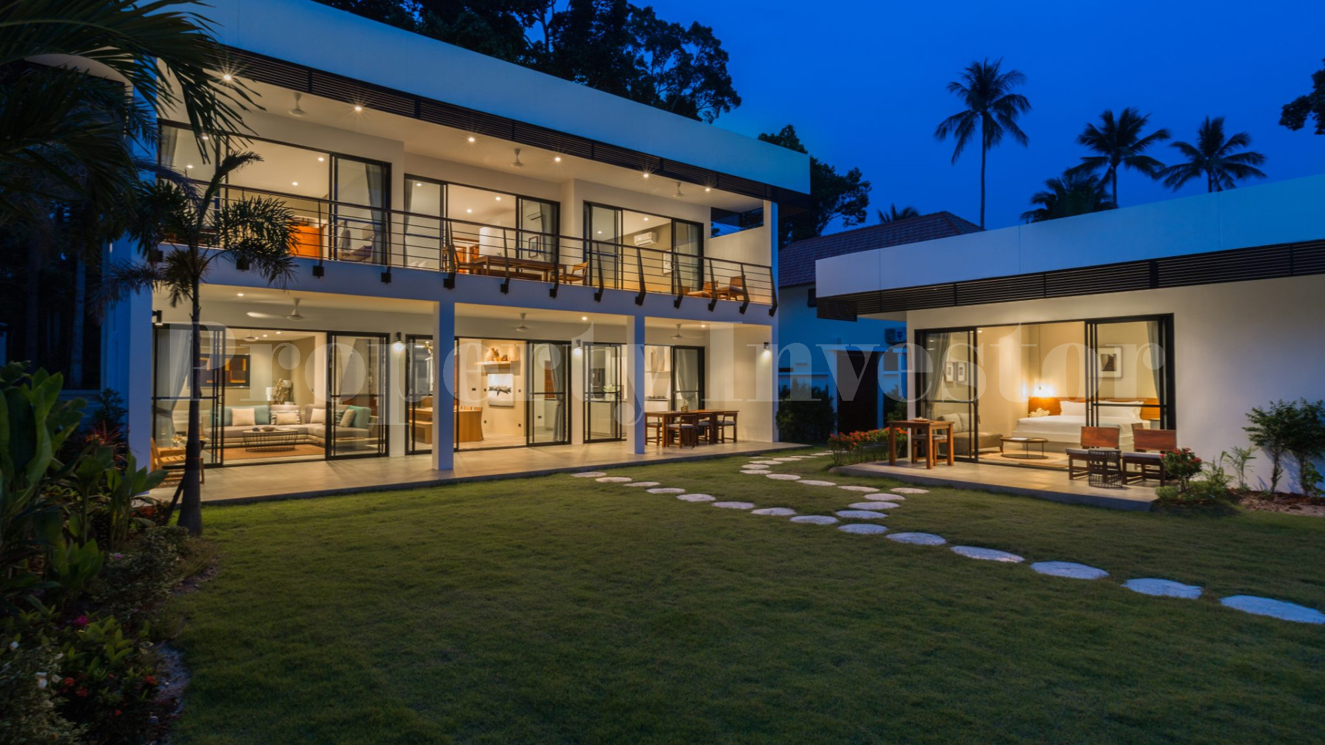 Продаётся идеальная современная вилла с 7 спальнями на пляже в Самуи