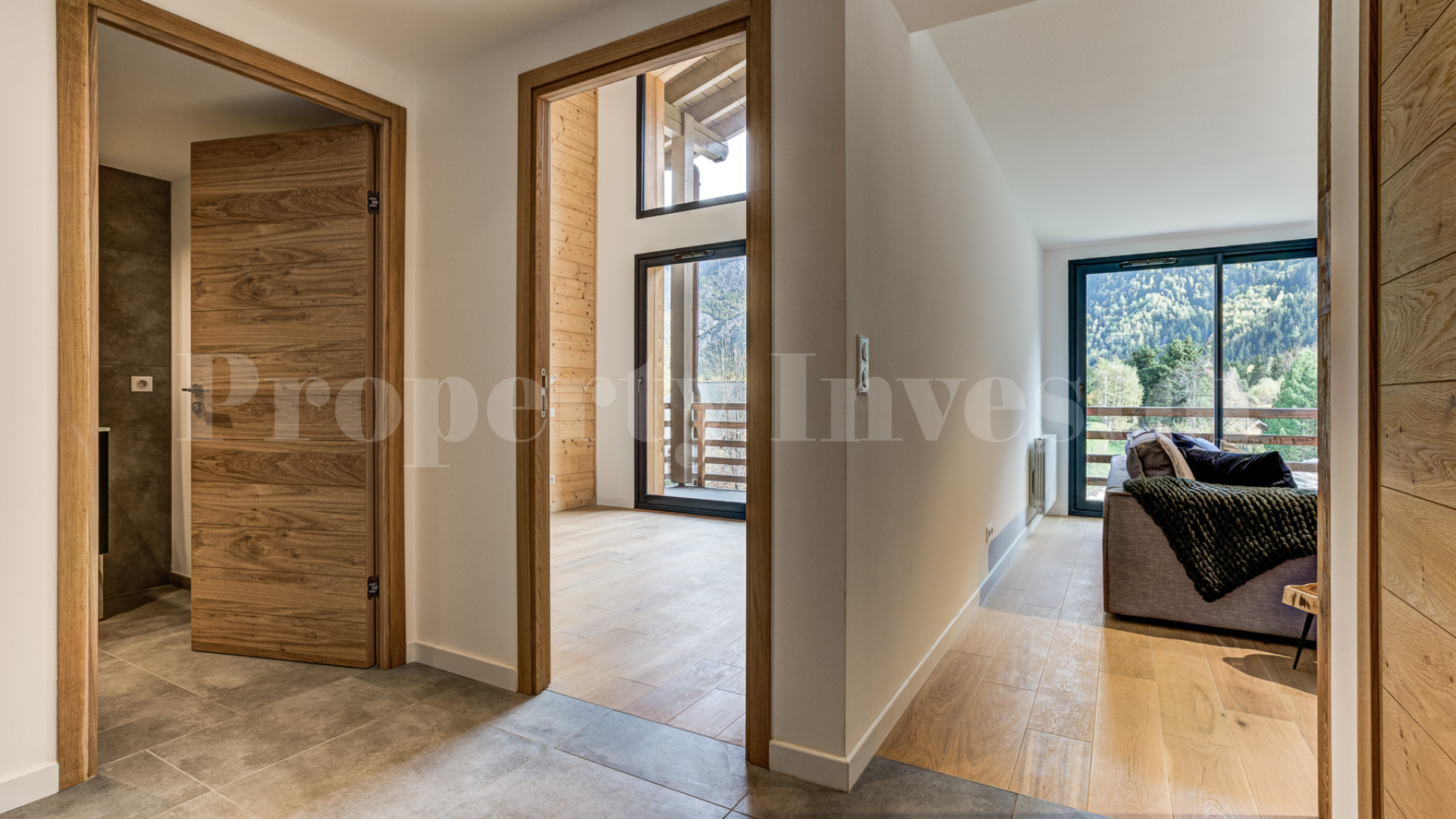 Beautiful 4 Bedroom Luxury Apartment with Mountain Views for Sale in Chamonix-Mont-Blanc, France
