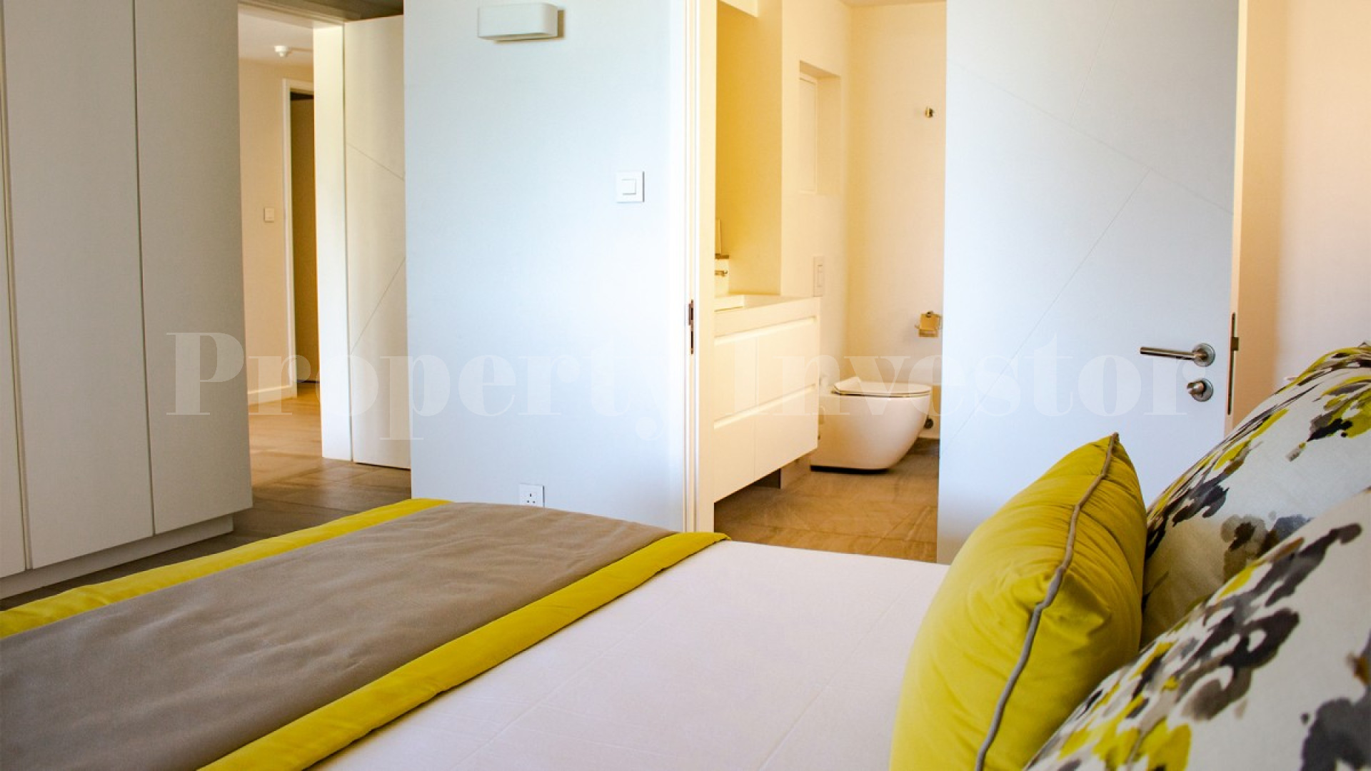 Luxury 3 Bedroom Waterfront Garden Apartment in Tamarin (Block B)