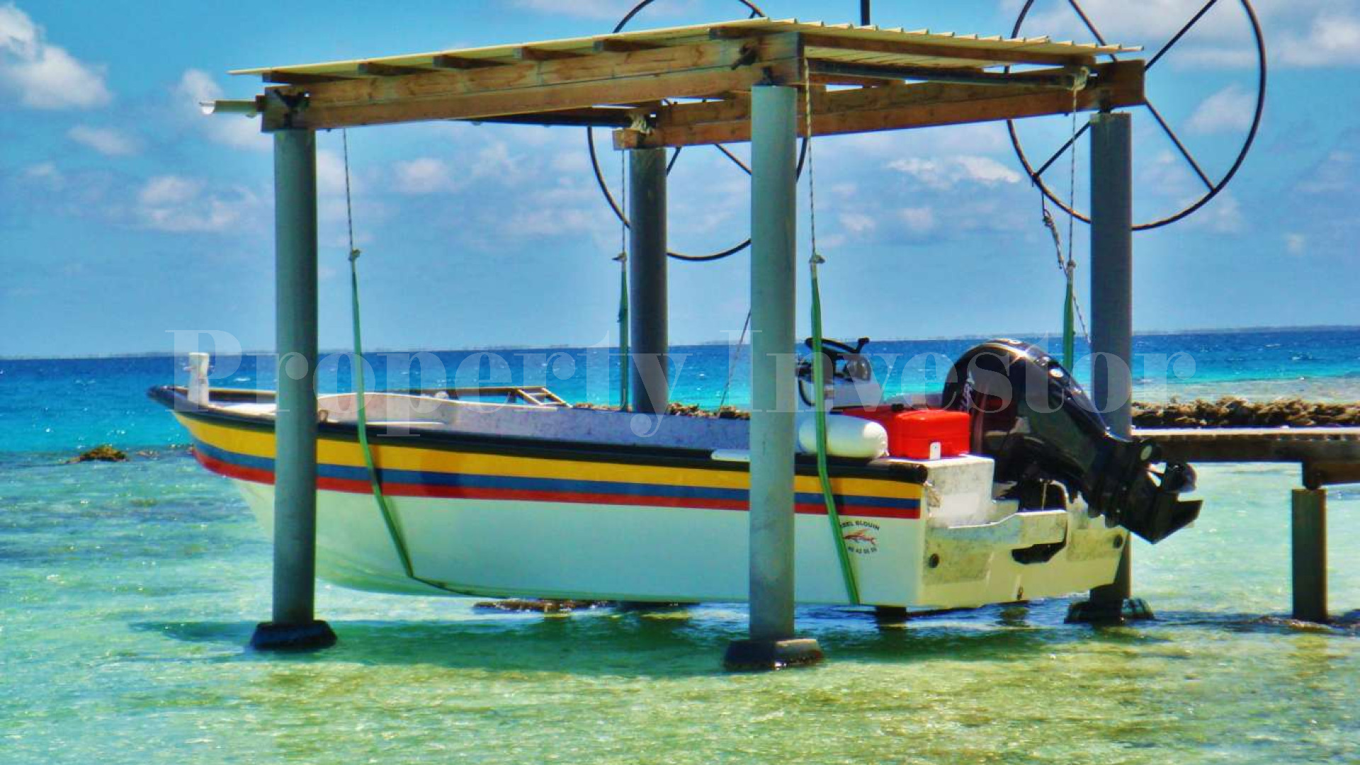 3.36 Hectare Private Boutique Island Retreat with 5 Bungalows in French Polynesia