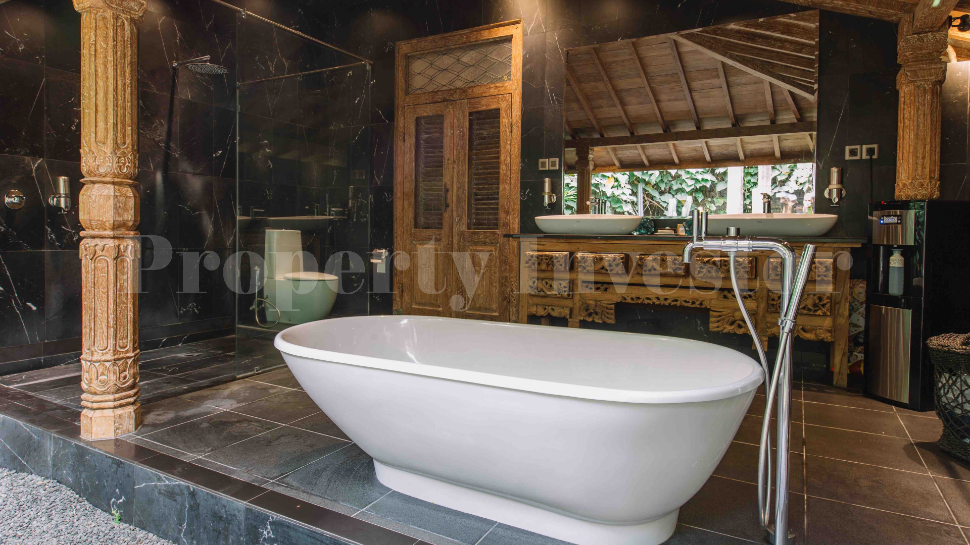 Stunning 3 Bedroom Luxury Joglo Villa with Traditional Javanese Flare for Sale in Pererenan, Bali