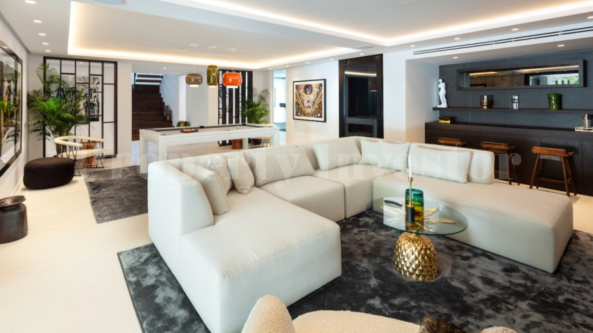 Красивая дизайнерская вилла с 5 спальнями в Нуэва Андалусия