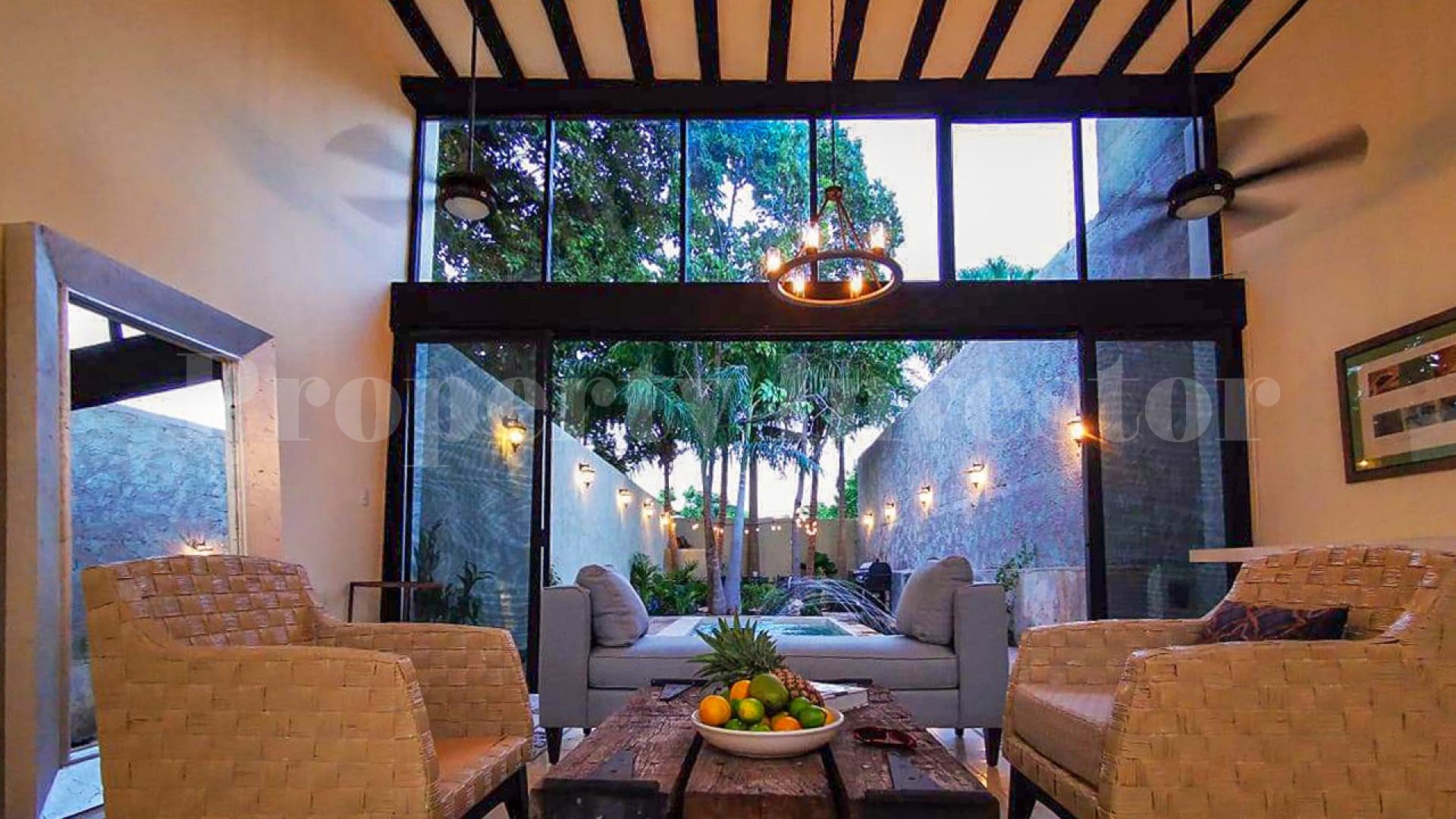 Beautifully Renovated 2 Bedroom Colonial Home for Sale in Merida